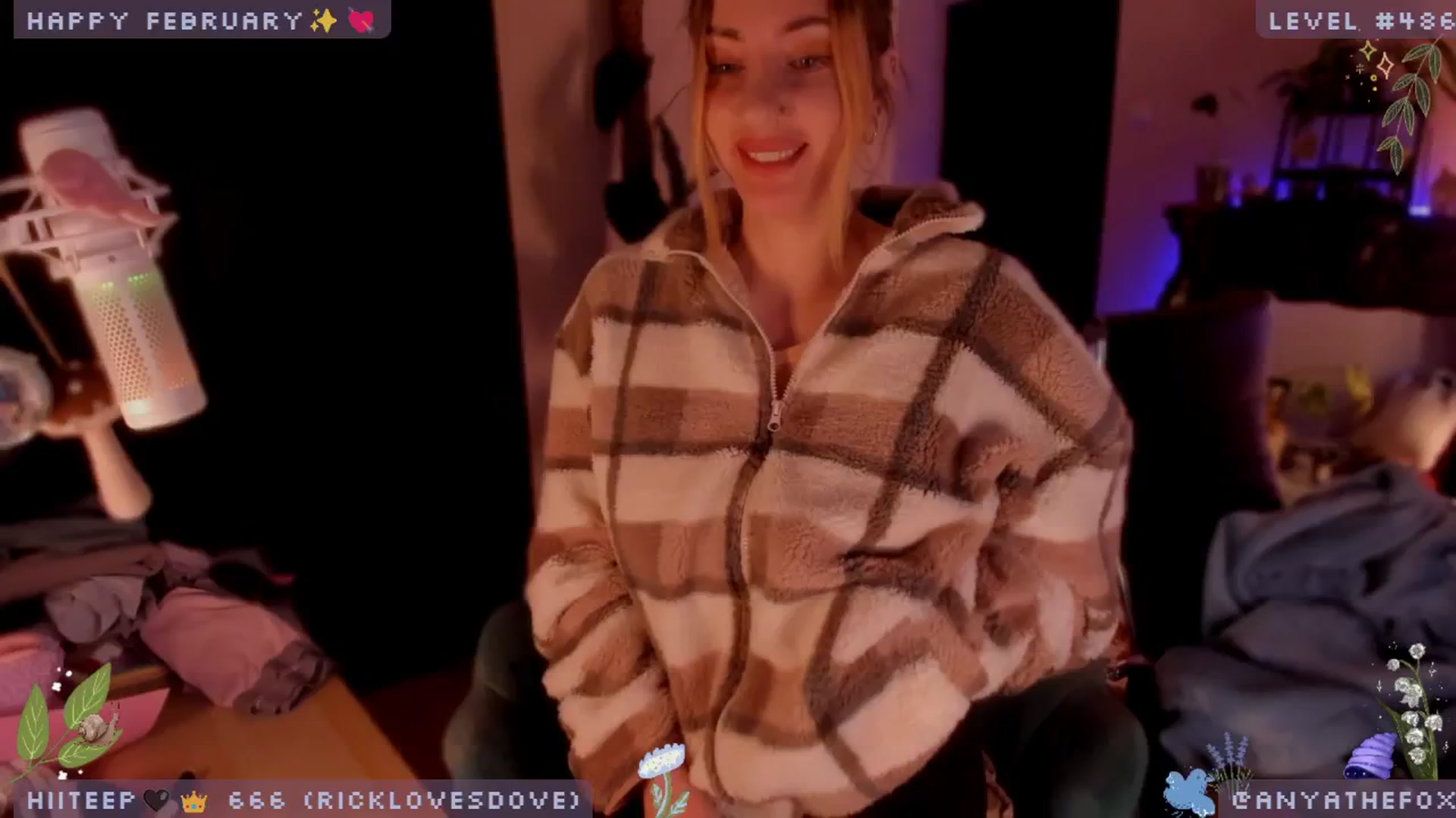 Gallery image thumbnail from LoveDove's myfreecams stream on, 02/19/2025, 08:44 image 12 of 20