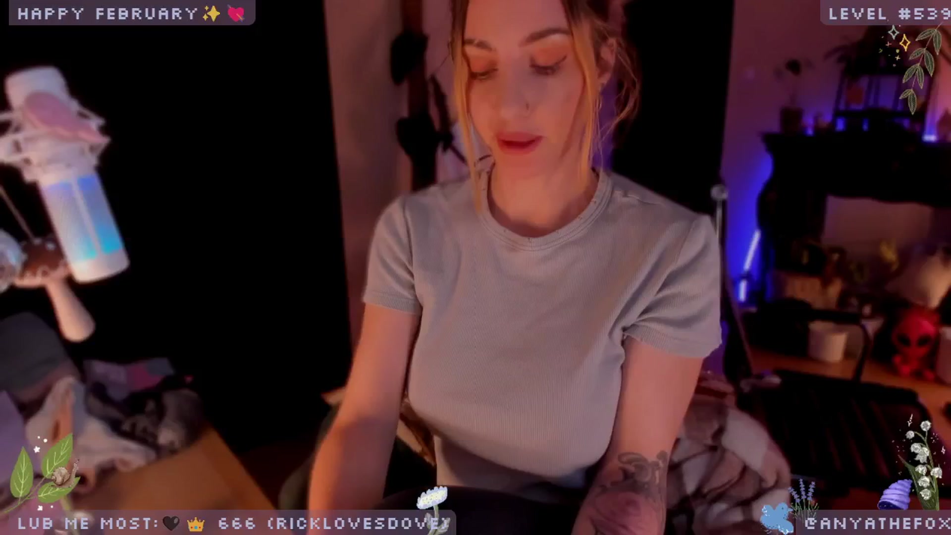 Gallery image thumbnail from LoveDove's myfreecams stream on, 02/23/2025, 10:00 image 15 of 20