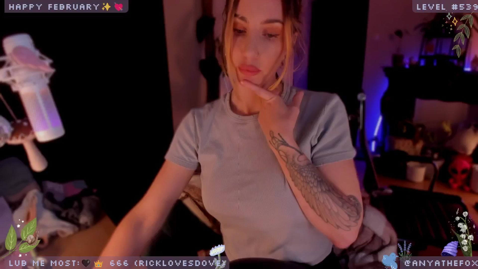 Gallery image thumbnail from LoveDove's myfreecams stream on, 02/23/2025, 10:00 image 16 of 20