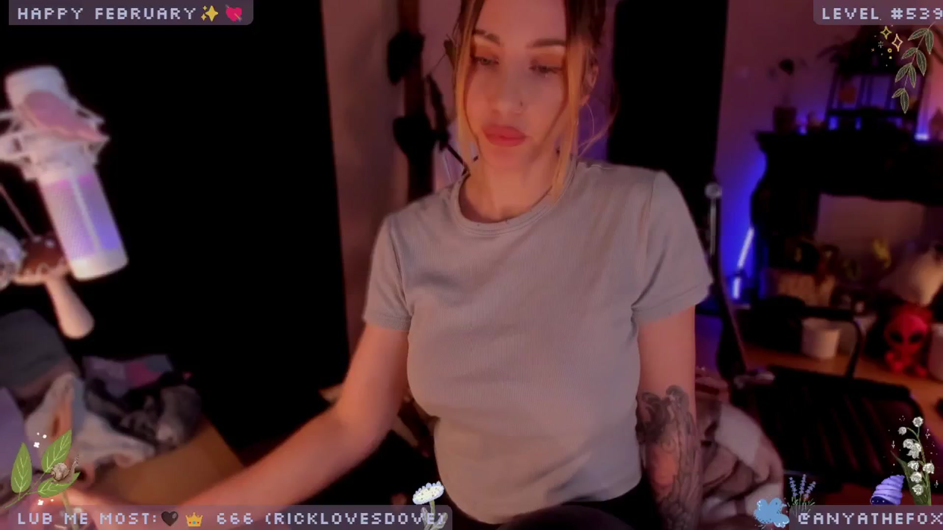 Gallery image thumbnail from LoveDove's myfreecams stream on, 02/23/2025, 10:00 image 13 of 20