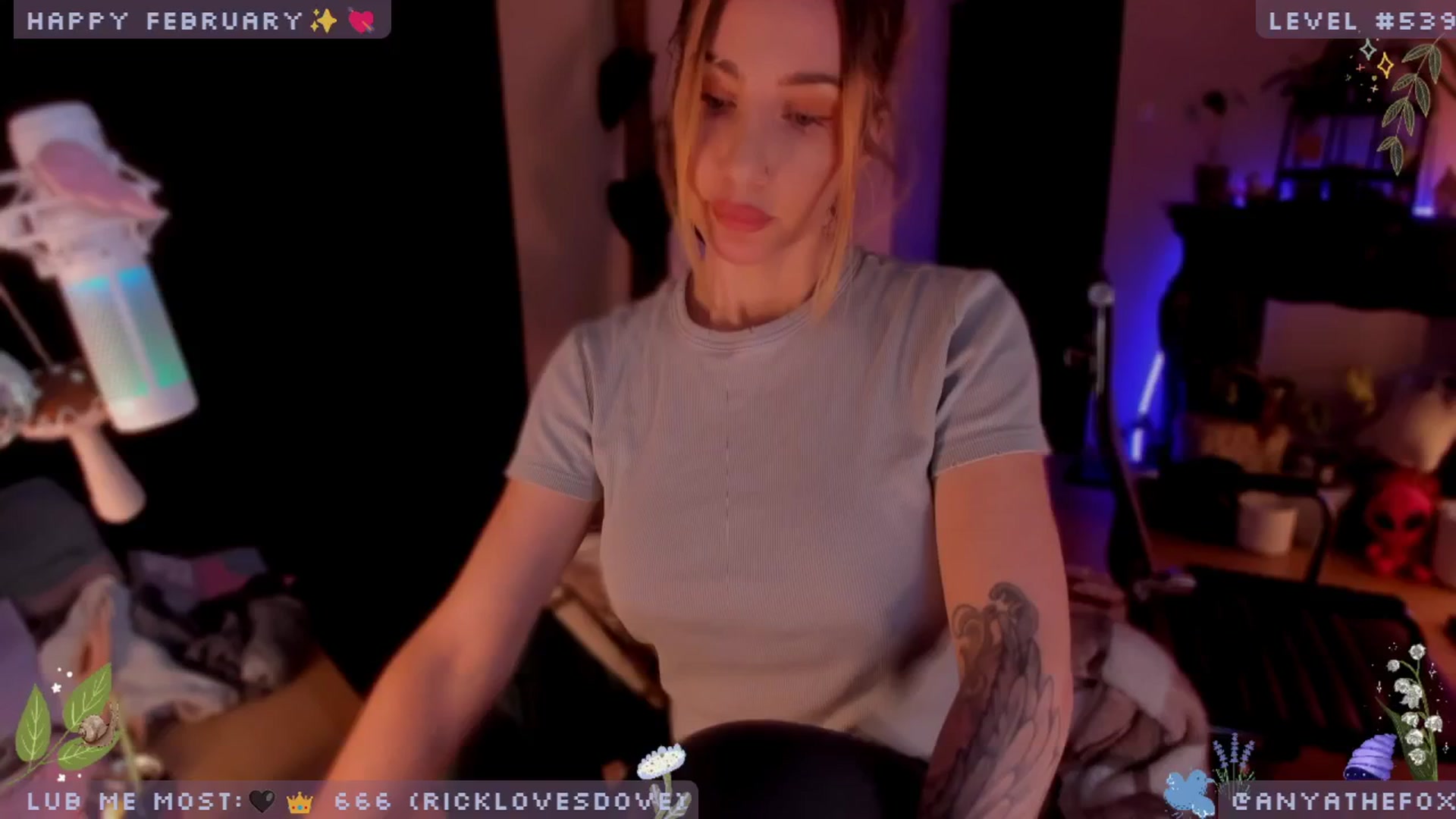Gallery image thumbnail from LoveDove's myfreecams stream on, 02/23/2025, 10:00 image 9 of 20