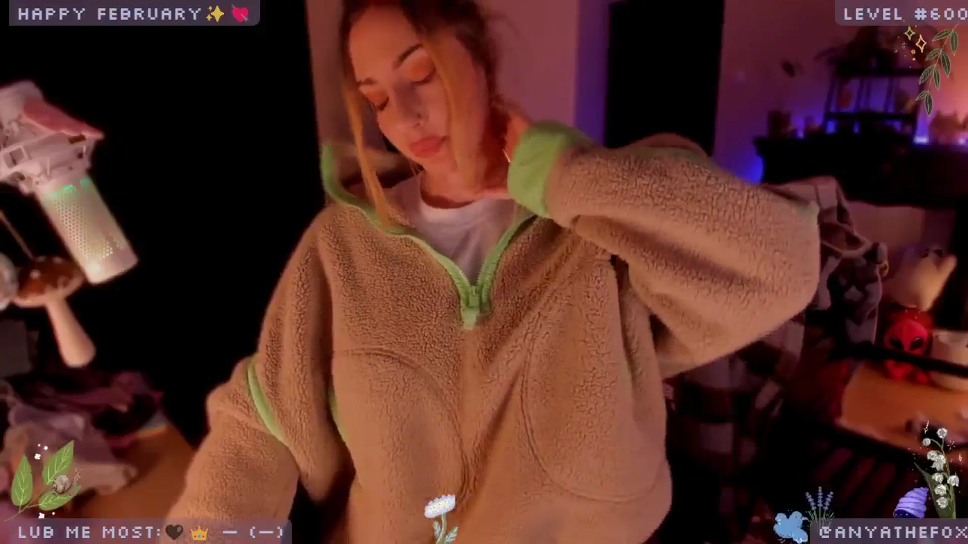 Gallery image thumbnail from LoveDove's myfreecams stream on, 02/25/2025, 07:53 image 13 of 20