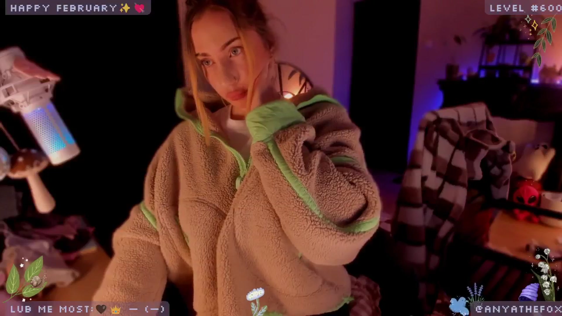 Gallery image thumbnail from LoveDove's myfreecams stream on, 02/25/2025, 07:53 image 17 of 20