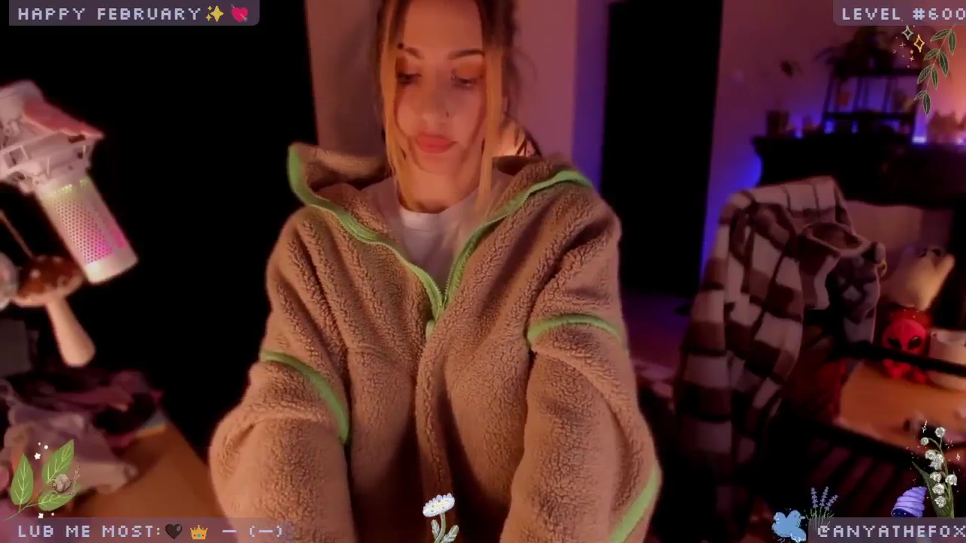 Gallery image thumbnail from LoveDove's myfreecams stream on, 02/25/2025, 07:53 image 14 of 20