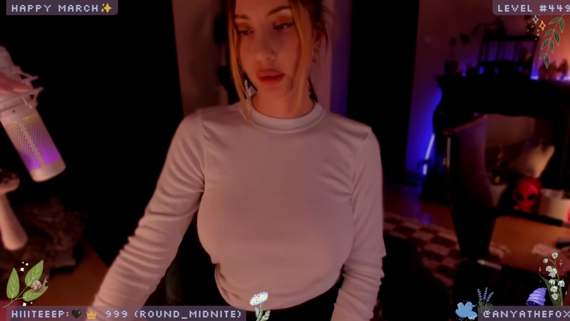 Gallery image thumbnail from LoveDove's myfreecams stream on, 03/03/2025, 09:05 image 7 of 20