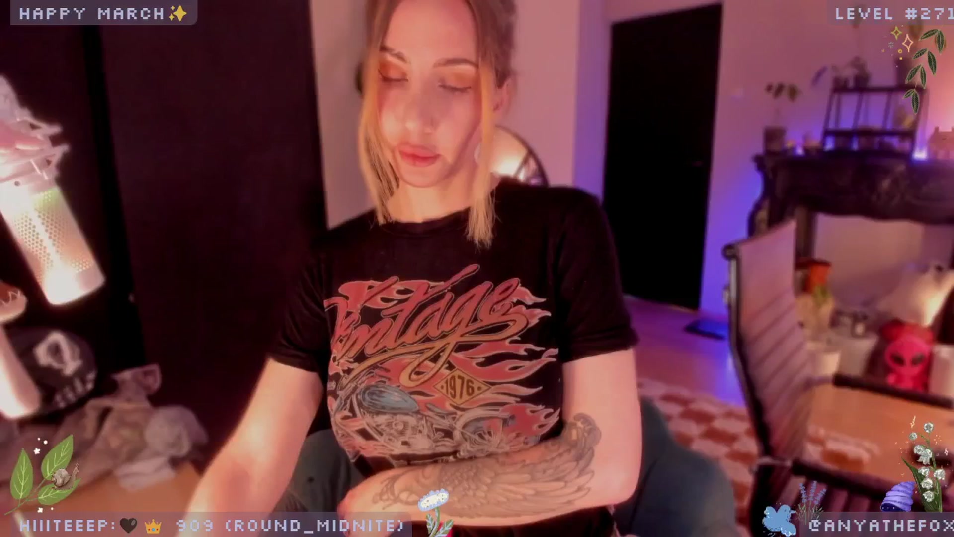 Gallery image thumbnail from LoveDove's myfreecams stream on, 03/06/2025, 08:31 image 6 of 20