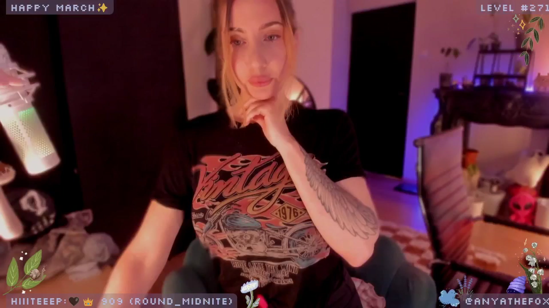 Gallery image thumbnail from LoveDove's myfreecams stream on, 03/06/2025, 08:31 image 3 of 20