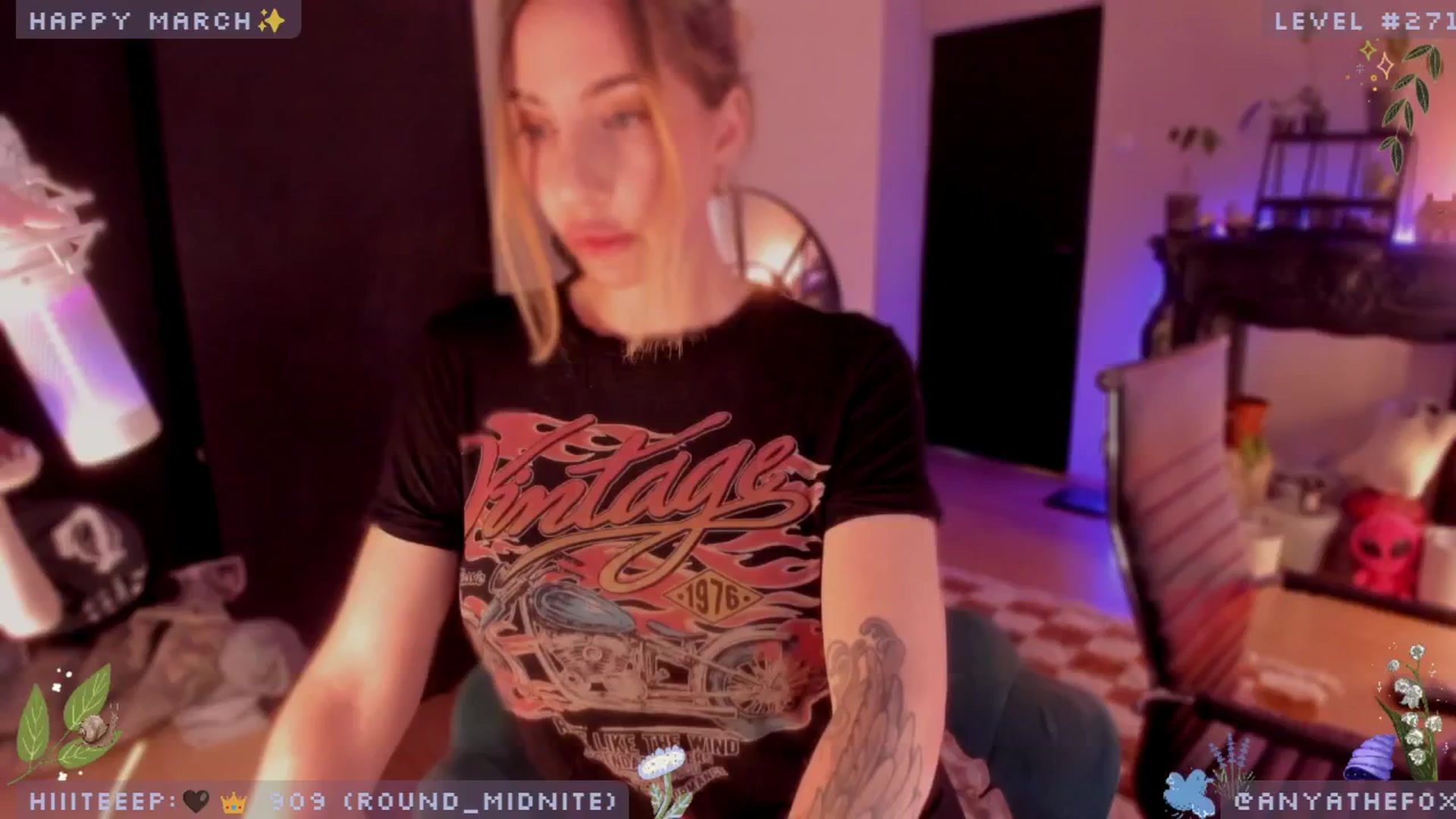 Gallery image thumbnail from LoveDove's myfreecams stream on, 03/06/2025, 08:31 image 4 of 20