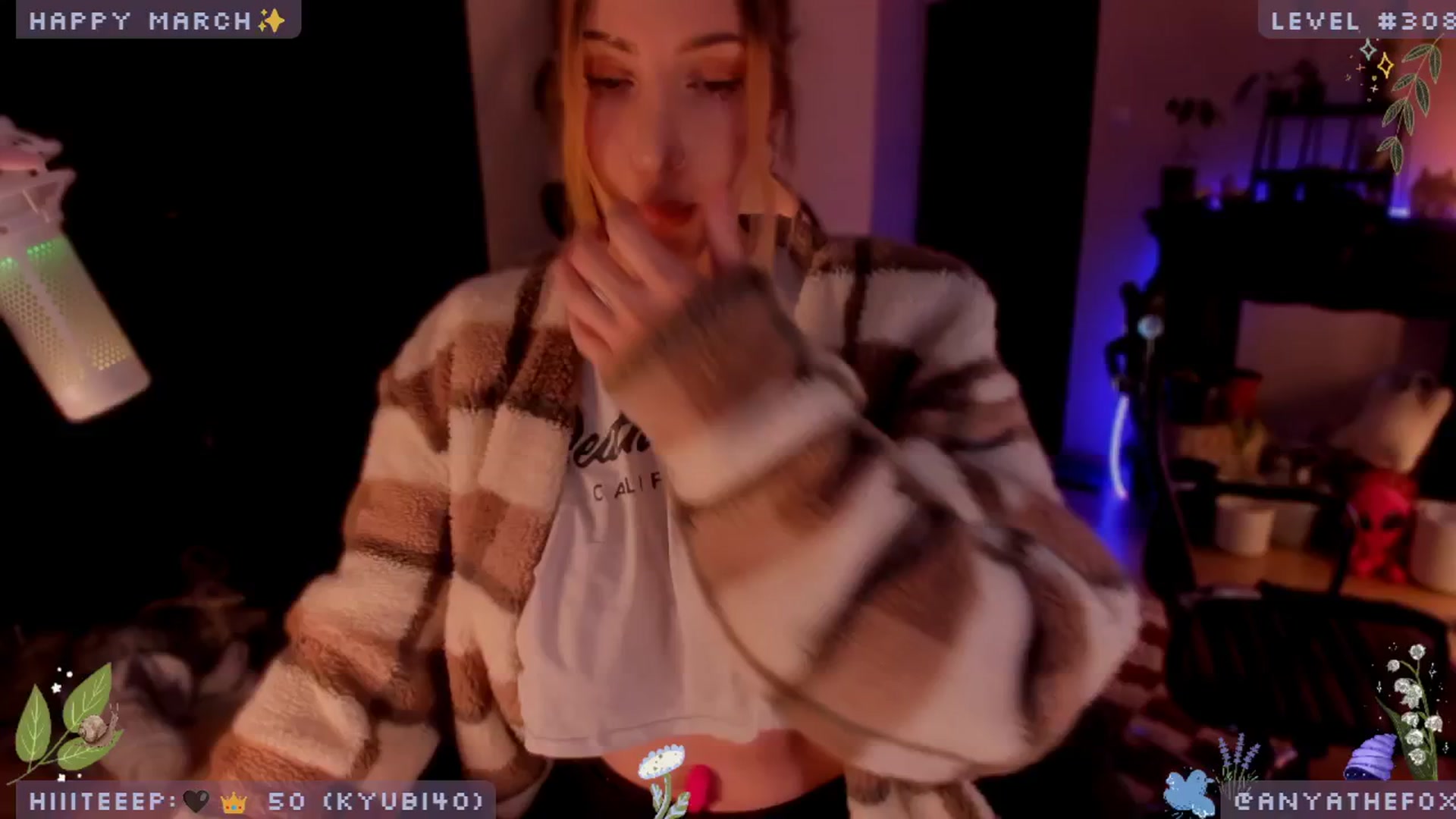 Gallery image thumbnail from LoveDove's myfreecams stream on, 03/07/2025, 10:28 image 1 of 20