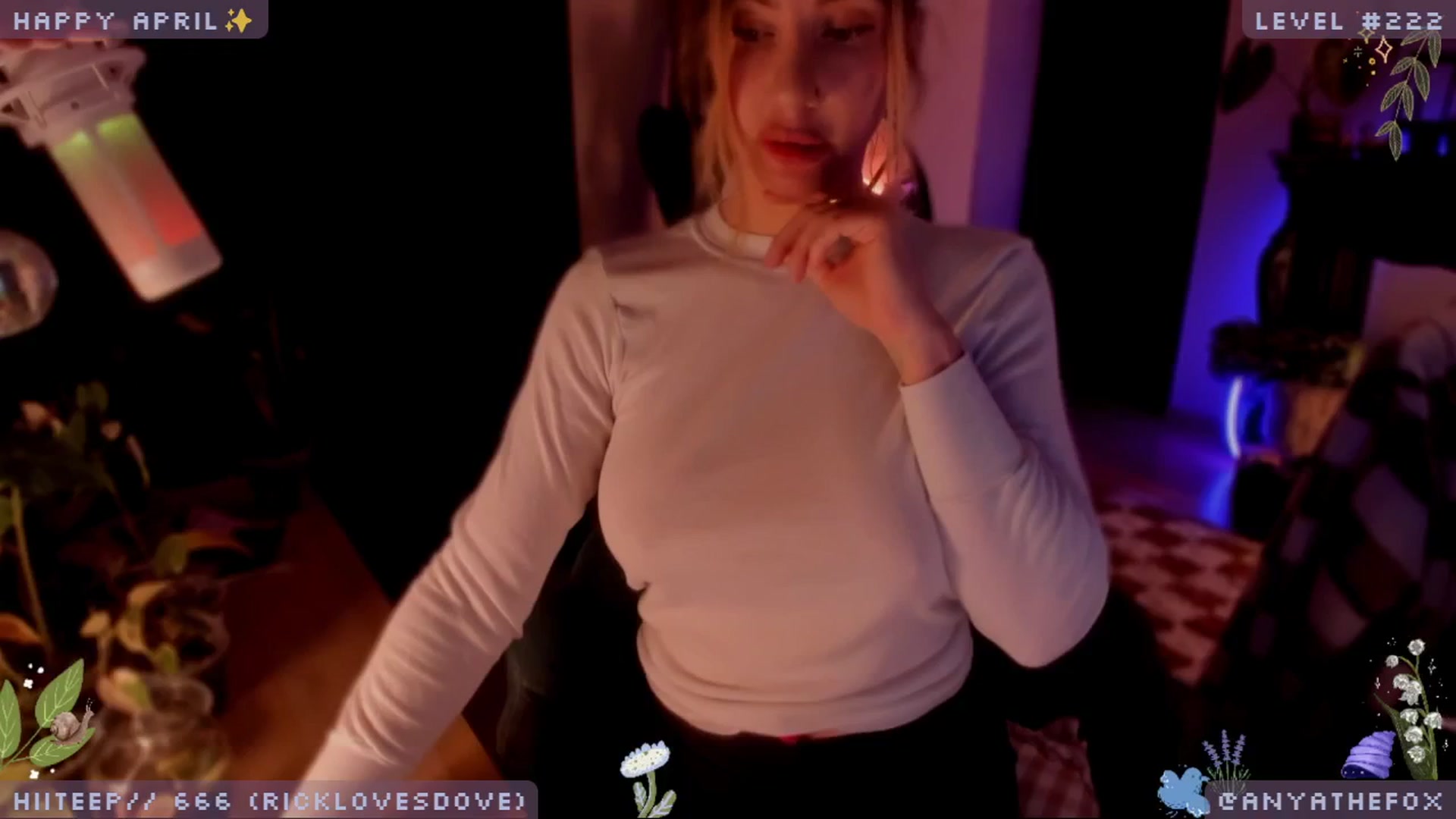 Gallery image thumbnail from LoveDove's myfreecams stream on, 04/13/2025, 07:54 image 9 of 20