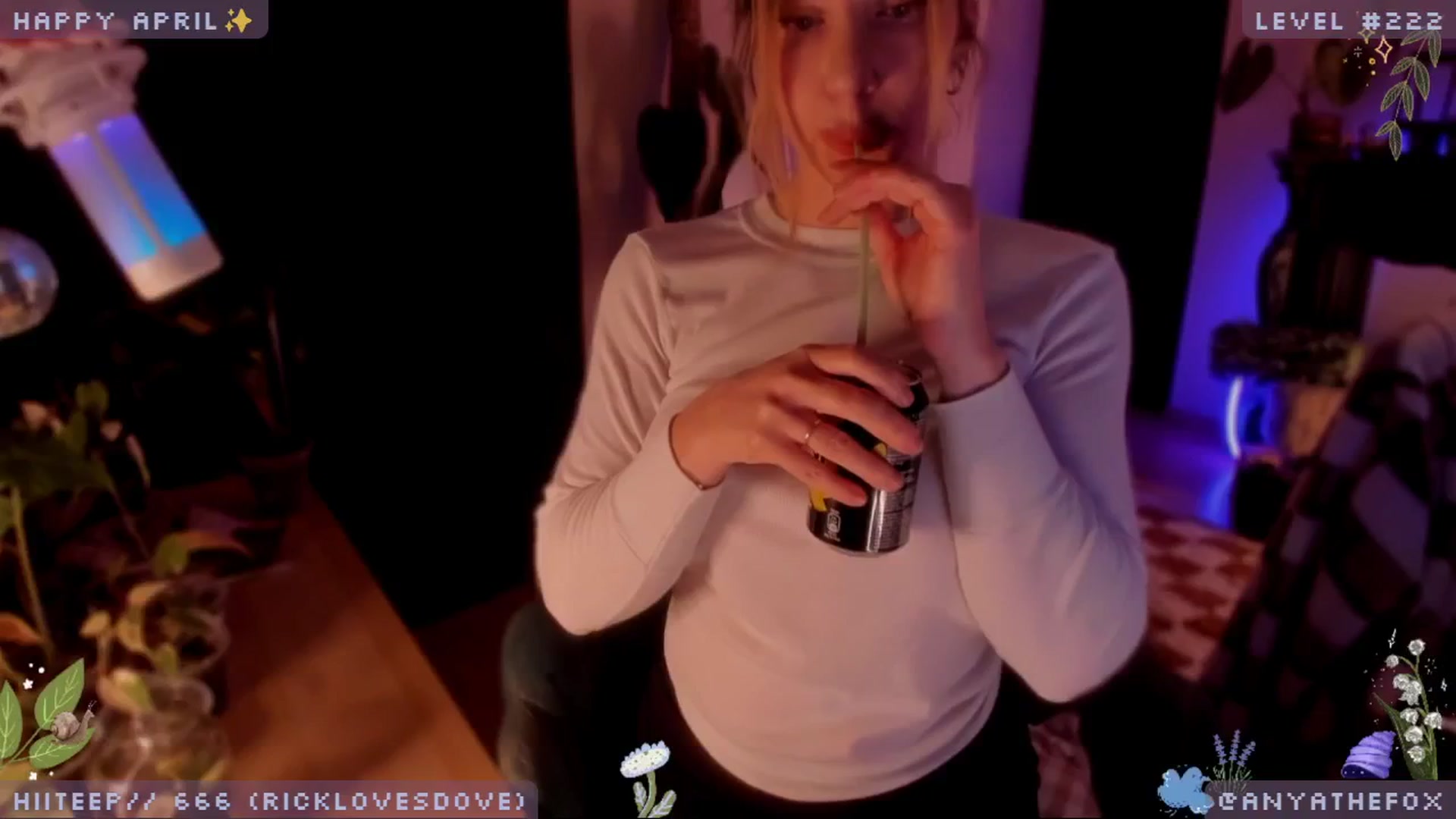Gallery image thumbnail from LoveDove's myfreecams stream on, 04/13/2025, 07:54 image 6 of 20