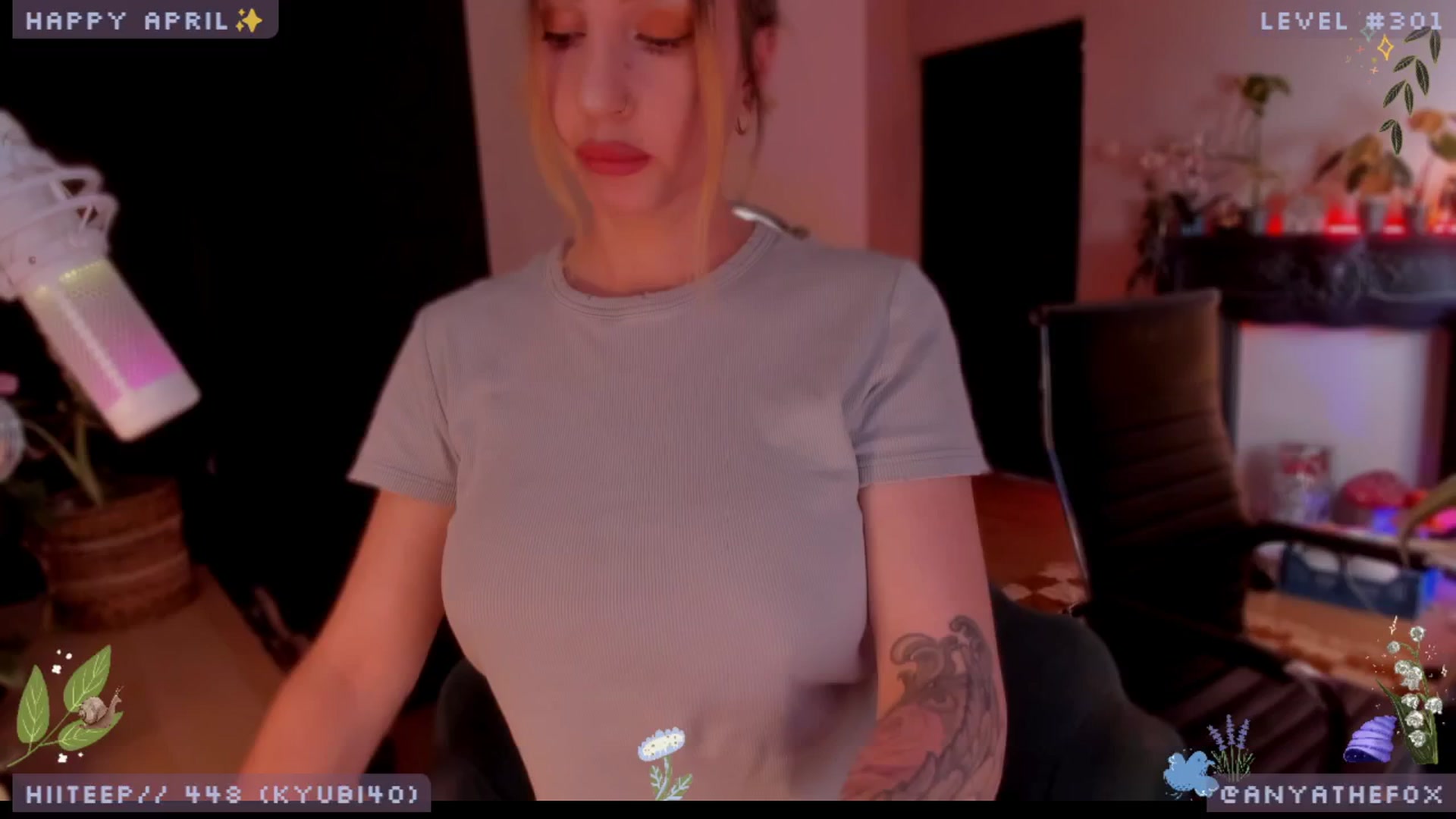 Gallery image thumbnail from LoveDove's myfreecams stream on, 04/27/2025, 07:03 image 7 of 20