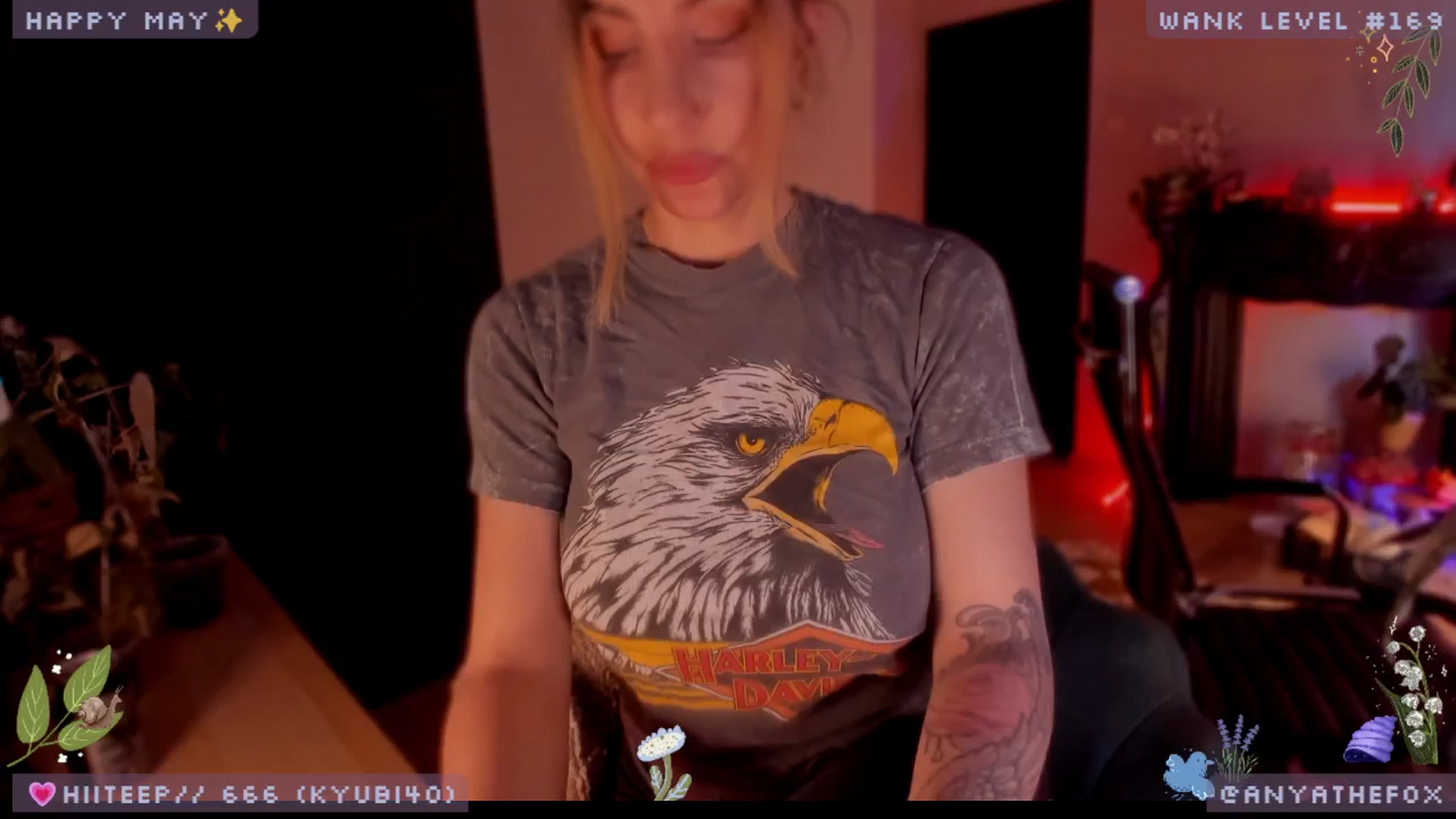 Gallery image thumbnail from LoveDove's myfreecams stream on, 05/03/2025, 09:56 image 17 of 20