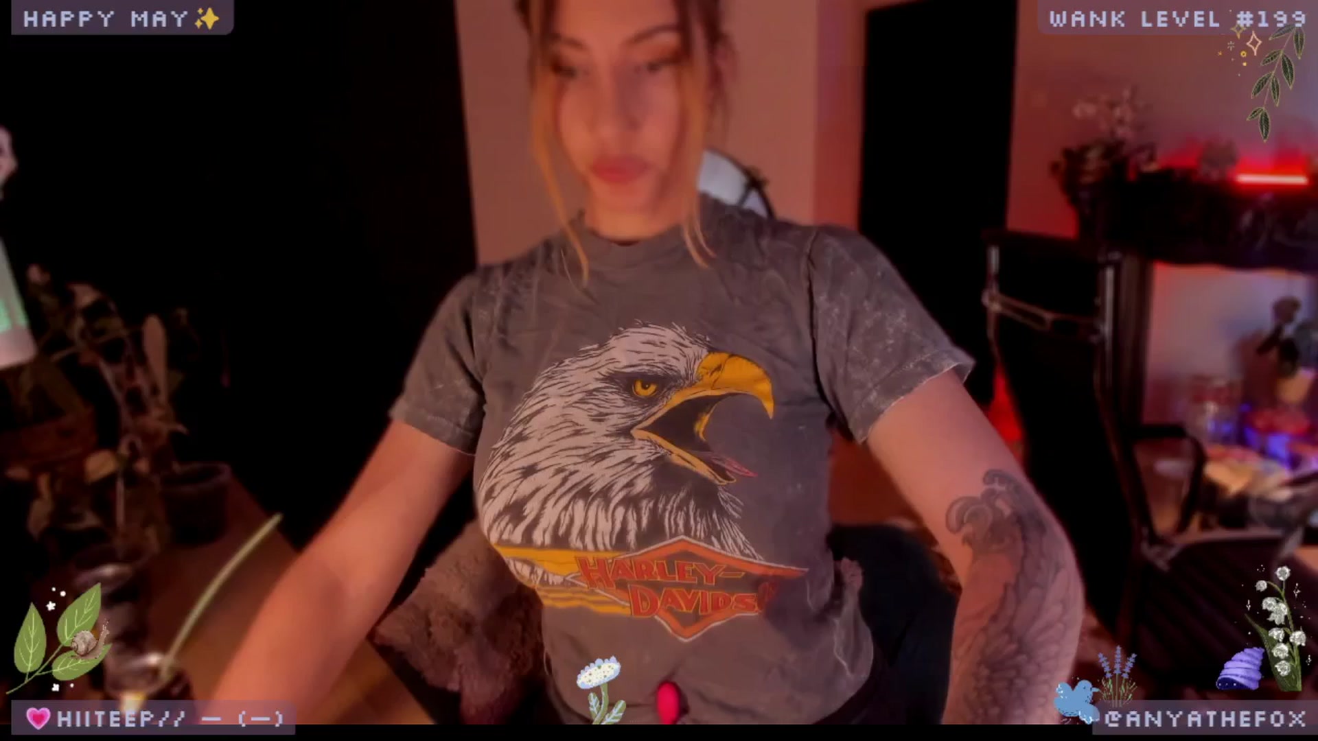 Gallery image thumbnail from LoveDove's myfreecams stream on, 05/03/2025, 09:56 image 1 of 20