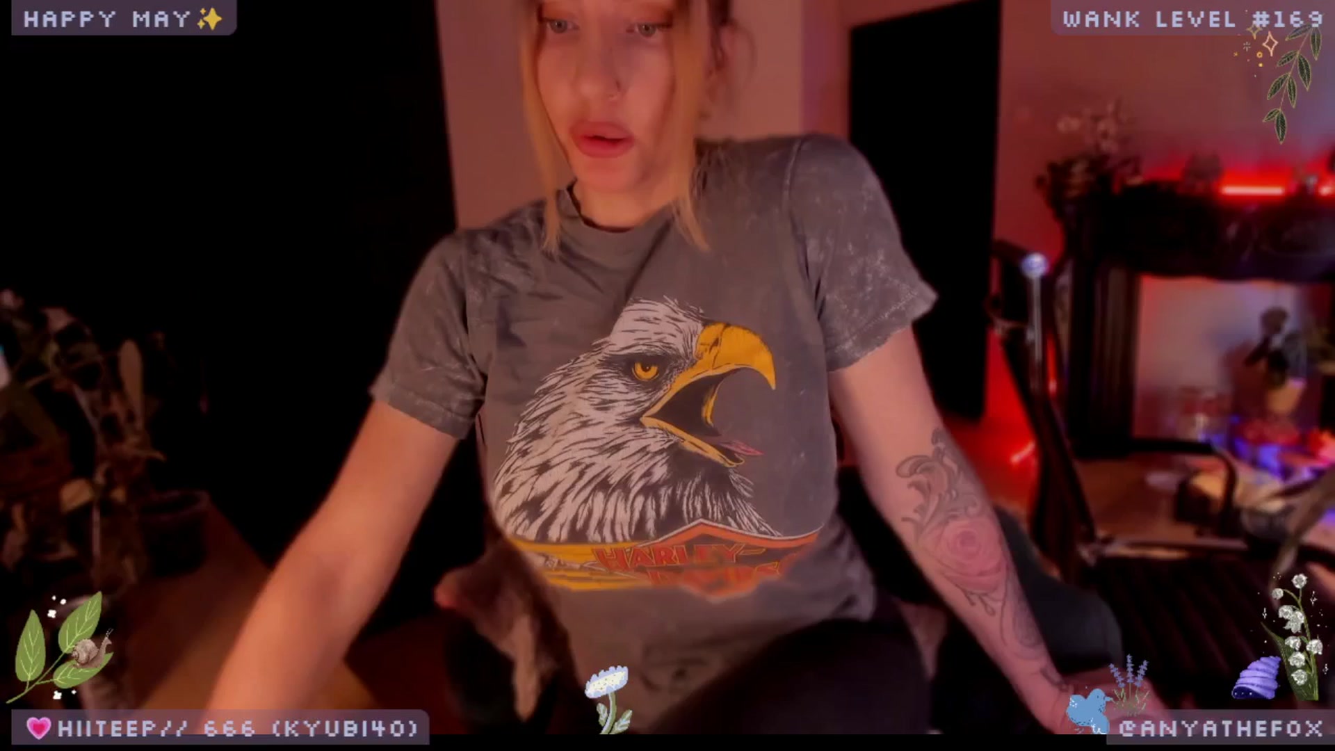 Gallery image thumbnail from LoveDove's myfreecams stream on, 05/03/2025, 09:56 image 13 of 20