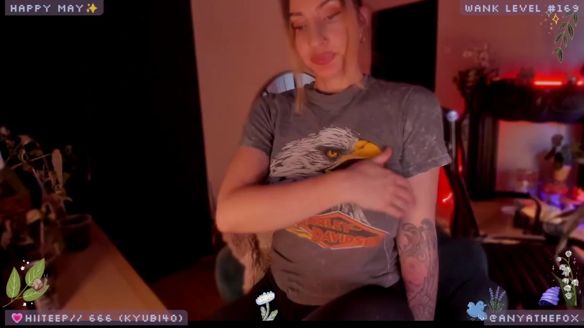 Gallery image thumbnail from LoveDove's myfreecams stream on, 05/03/2025, 09:56 image 14 of 20