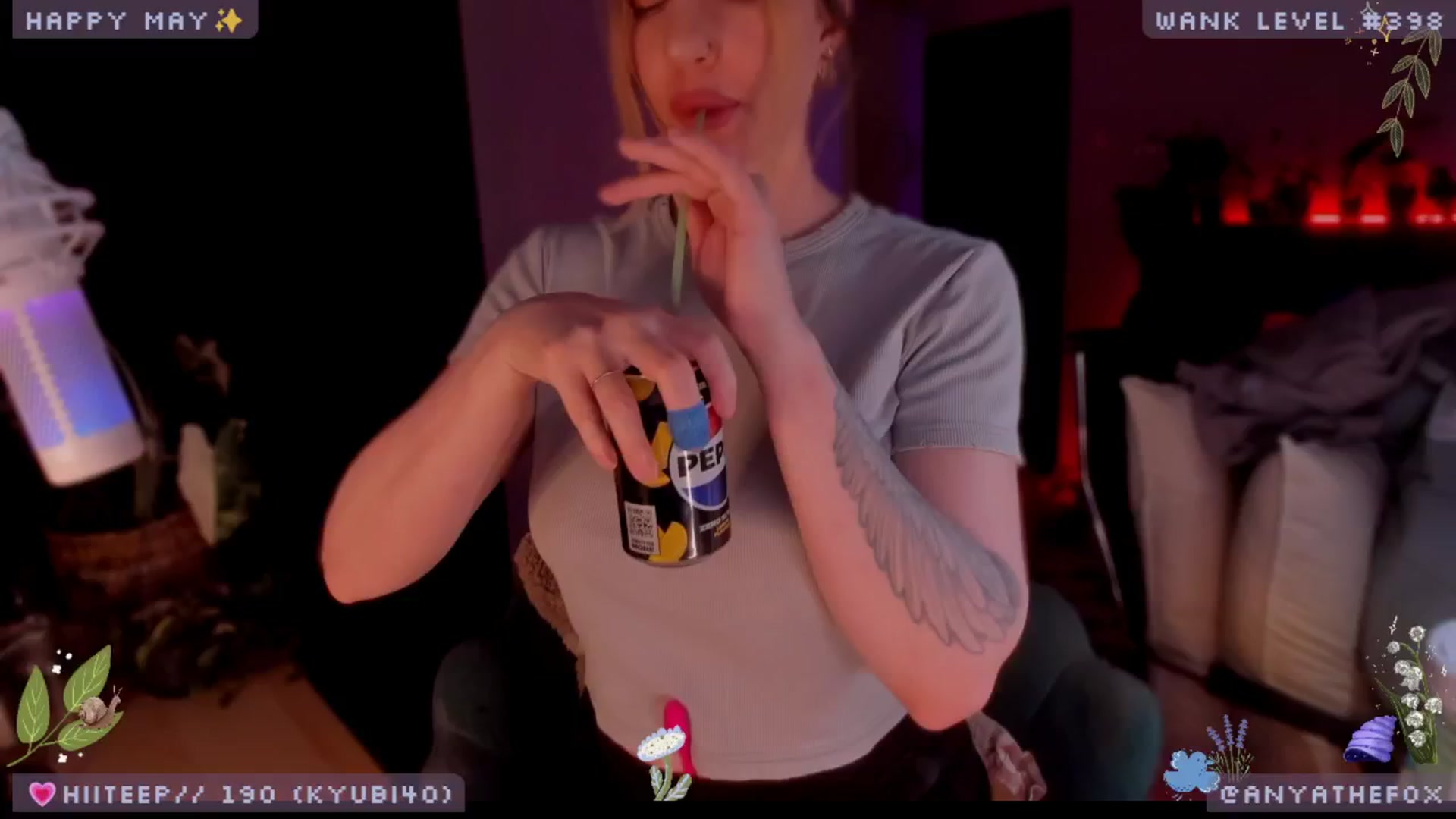 Gallery image thumbnail from LoveDove's myfreecams stream on, 05/14/2025, 07:28 image 17 of 20