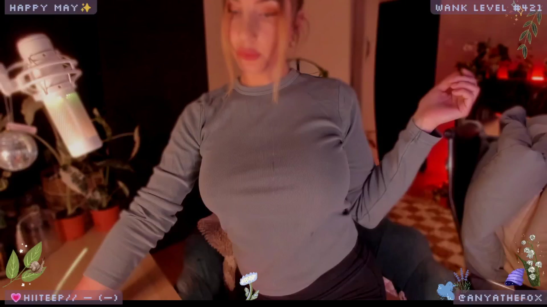 Gallery image thumbnail from LoveDove's myfreecams stream on, 05/15/2025, 06:54 image 6 of 20