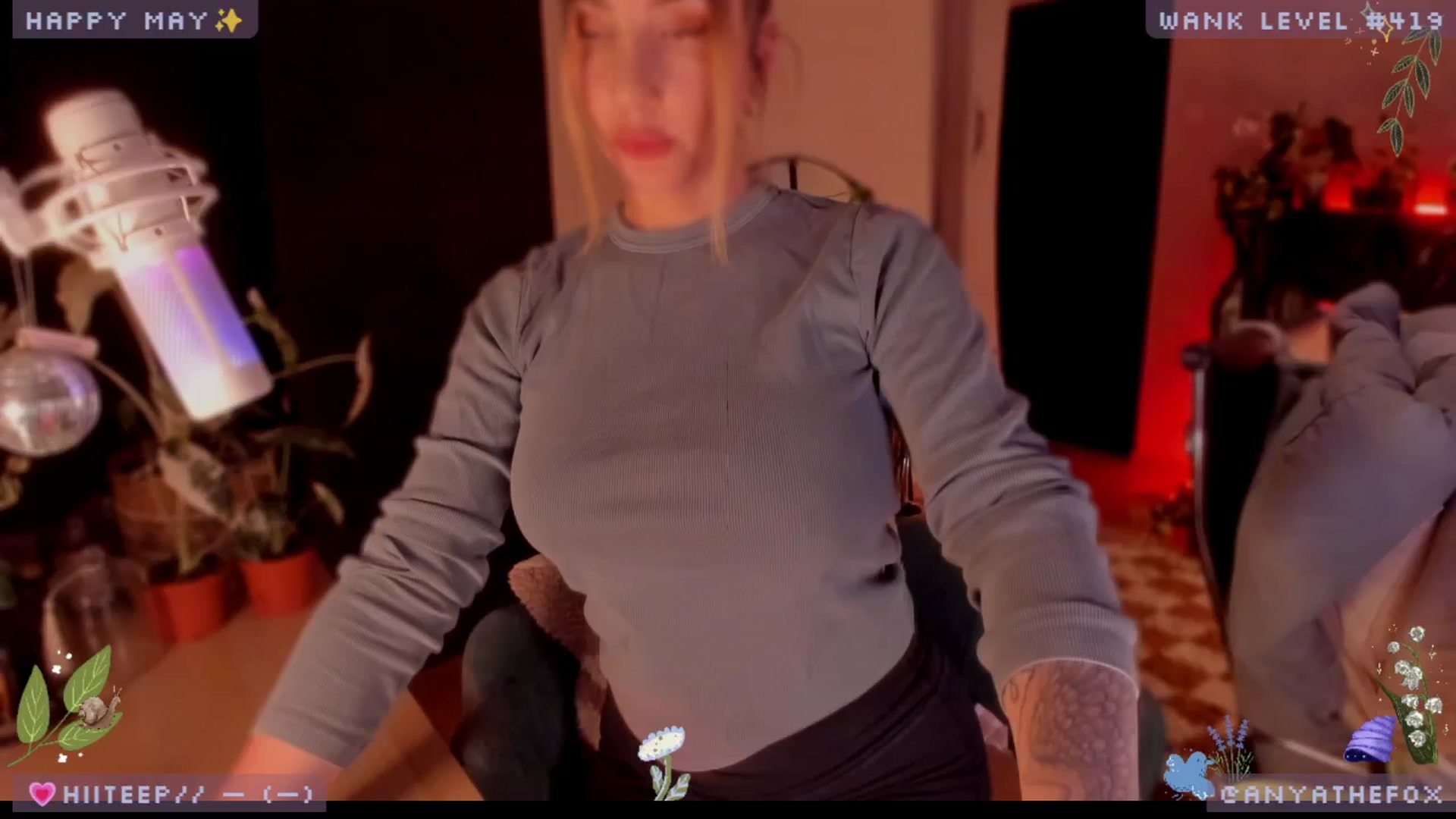Gallery image thumbnail from LoveDove's myfreecams stream on, 05/15/2025, 06:54 image 1 of 20