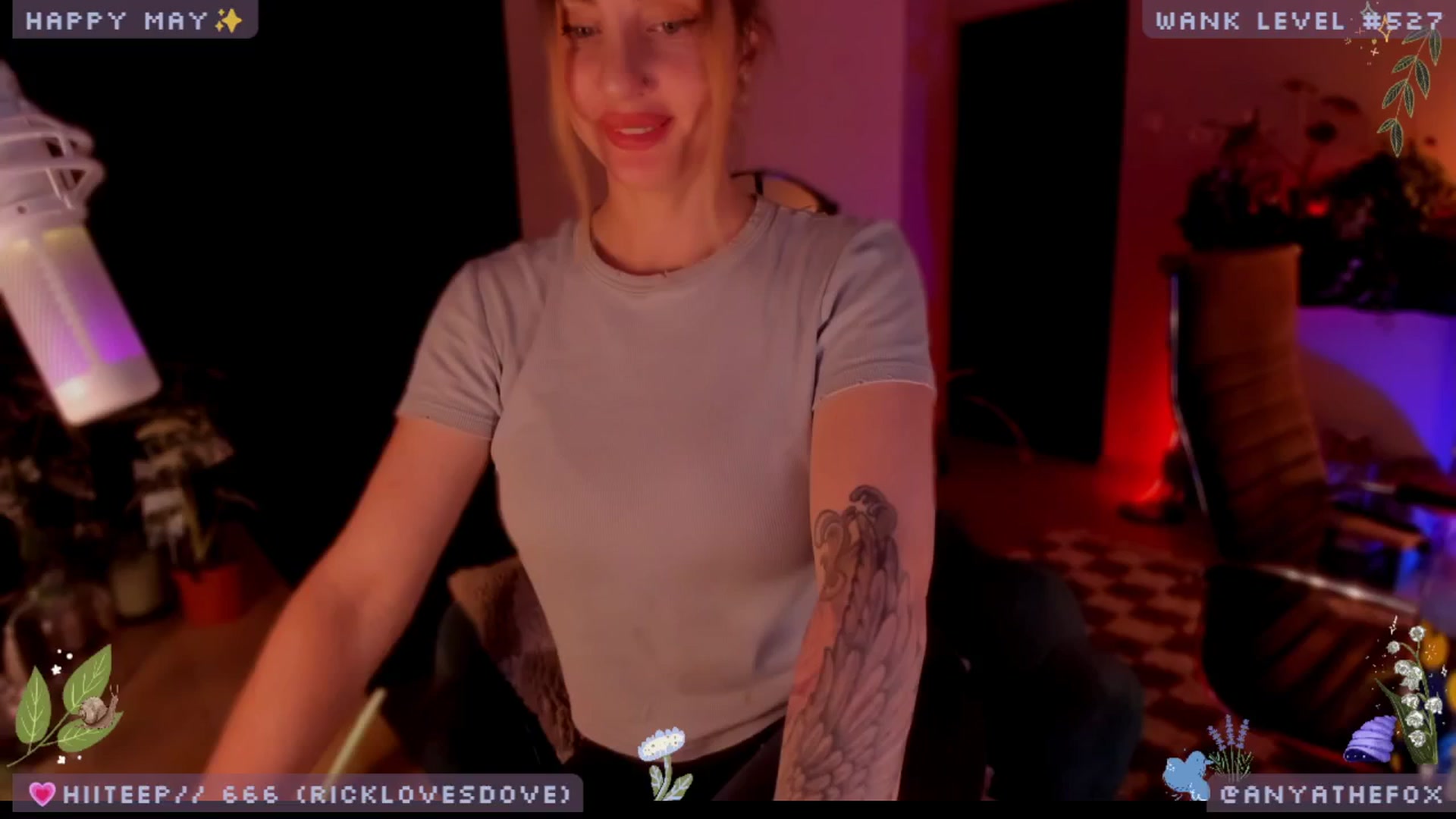 Gallery image thumbnail from LoveDove's myfreecams stream on, 05/18/2025, 10:27 image 1 of 20