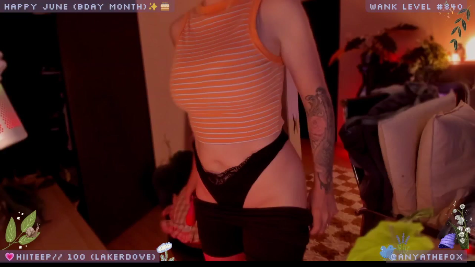 Gallery image thumbnail from LoveDove's myfreecams stream on, 06/02/2025, 07:47 image 2 of 20