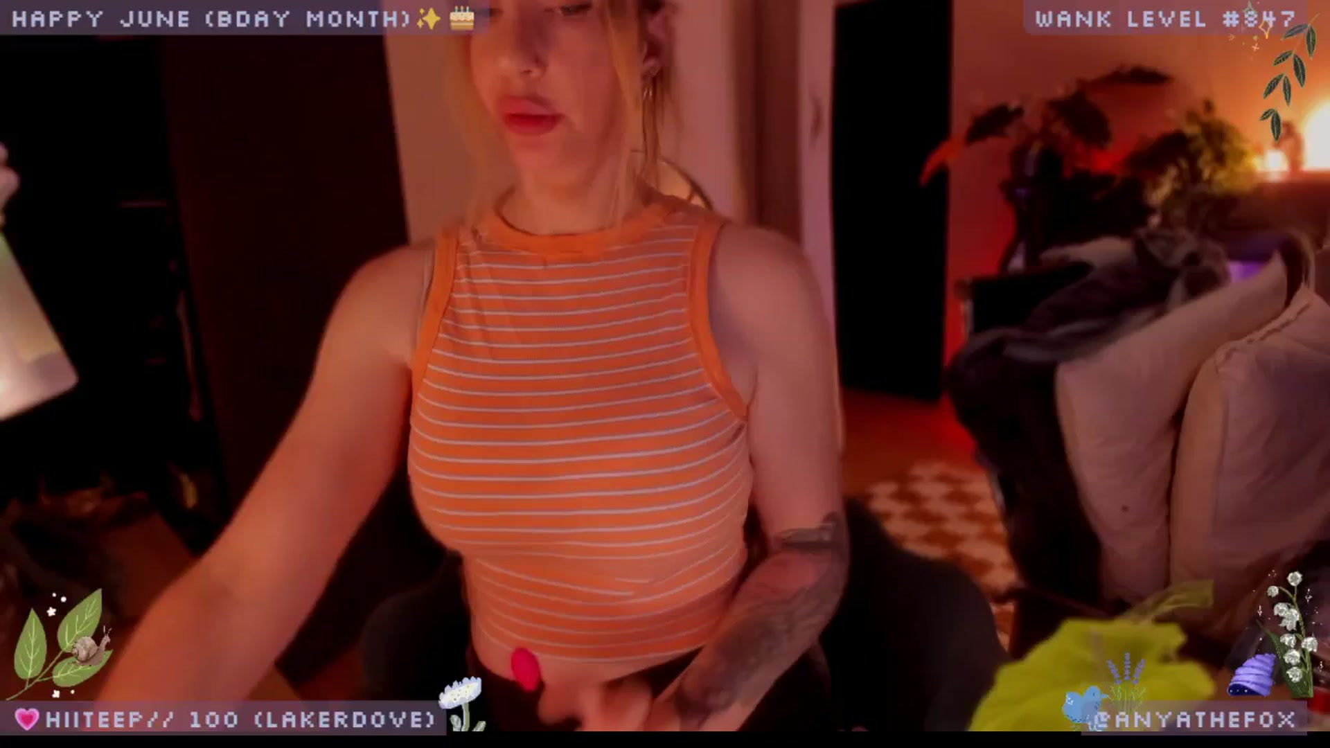 Gallery image thumbnail from LoveDove's myfreecams stream on, 06/02/2025, 07:47 image 18 of 20