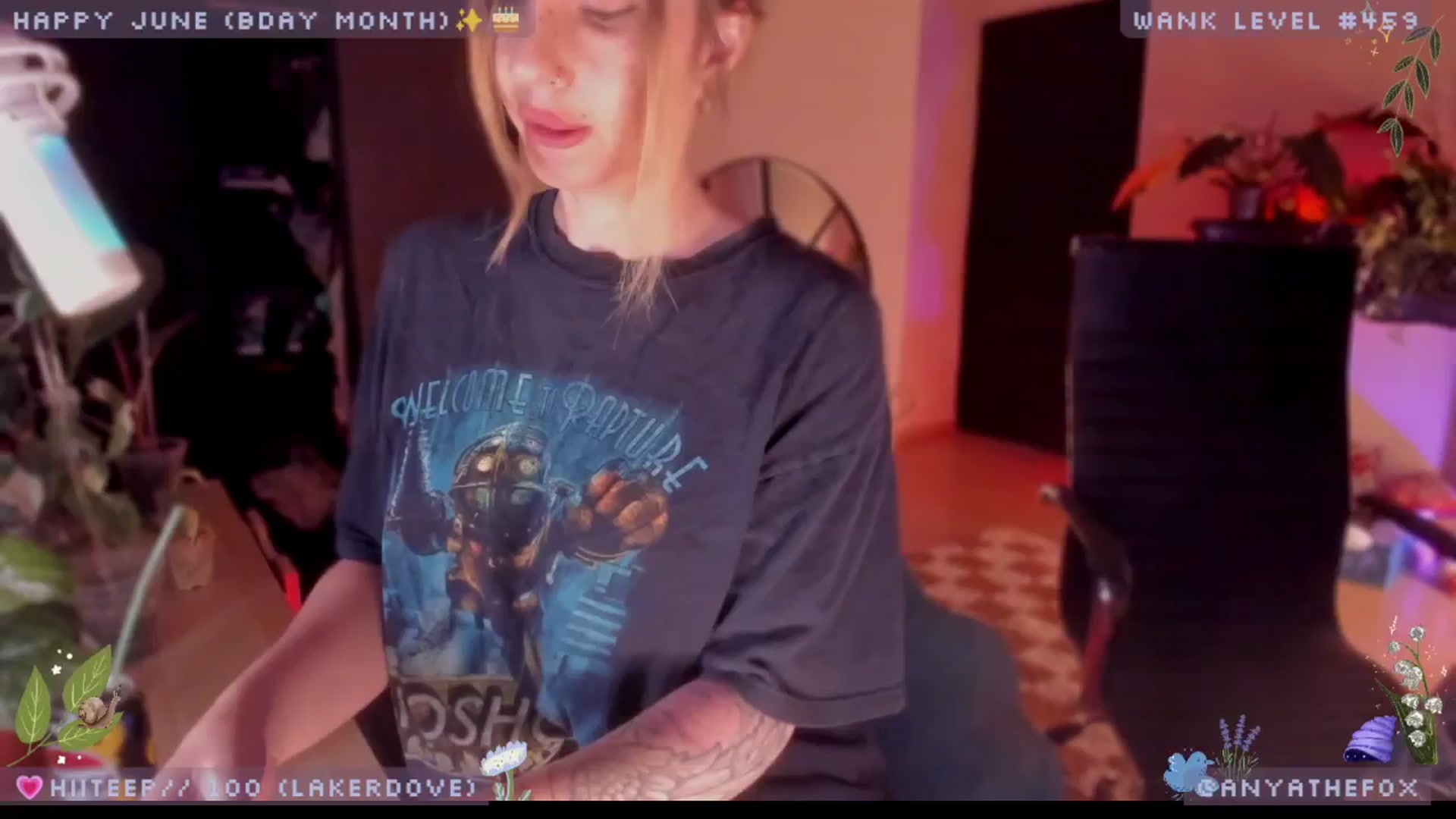 Gallery image thumbnail from LoveDove's myfreecams stream on, 06/07/2025, 07:41 image 13 of 20