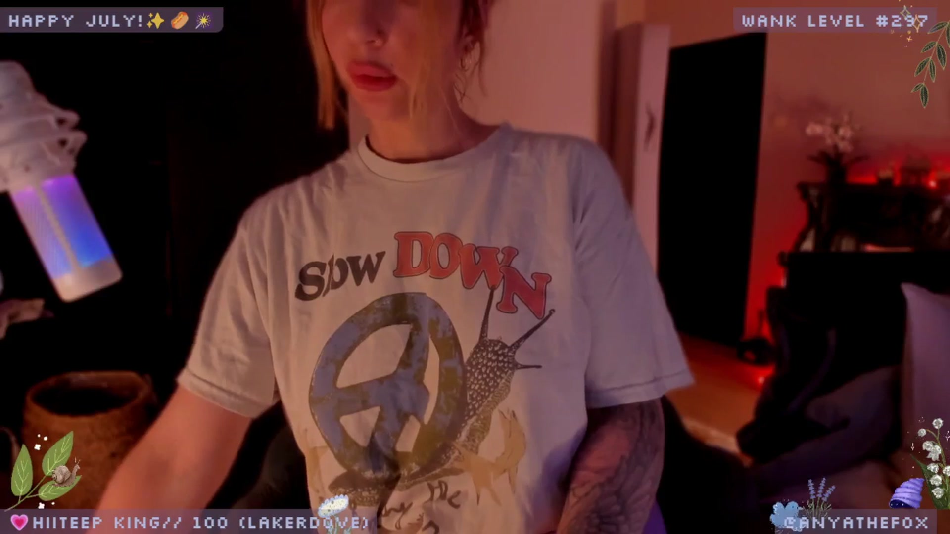 Gallery image thumbnail from LoveDove's myfreecams stream on, 07/10/2025, 08:03 image 16 of 20