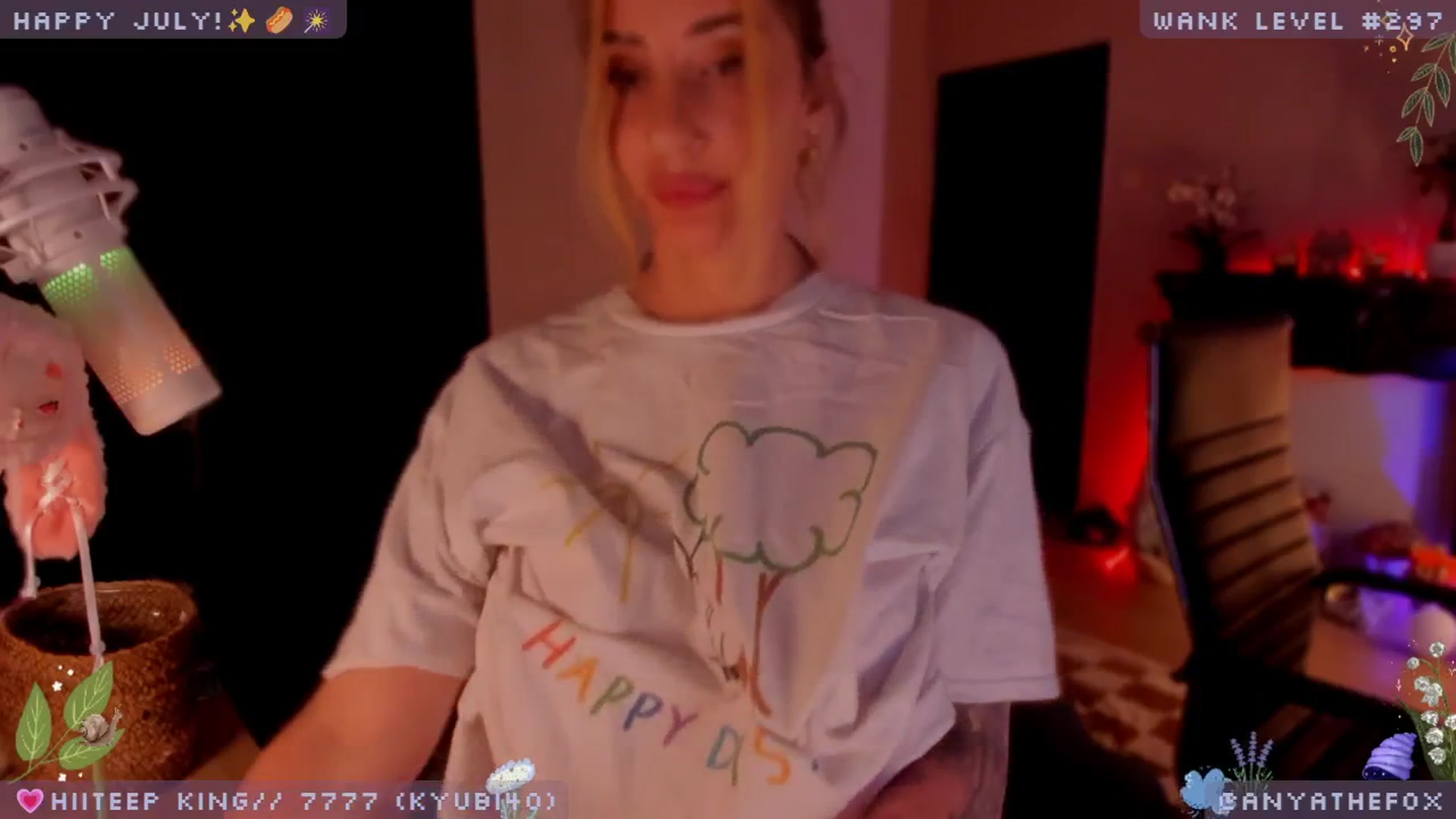 Gallery image thumbnail from LoveDove's myfreecams stream on, 07/18/2025, 08:46 image 14 of 20