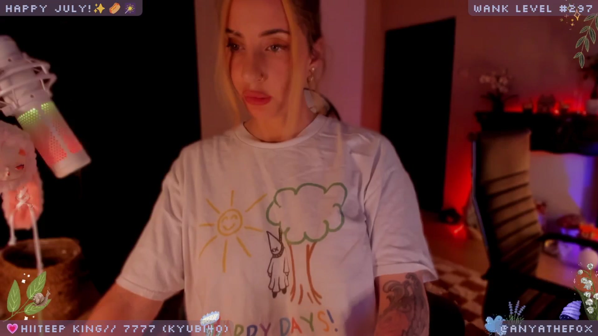 Gallery image thumbnail from LoveDove's myfreecams stream on, 07/18/2025, 08:46 image 17 of 20