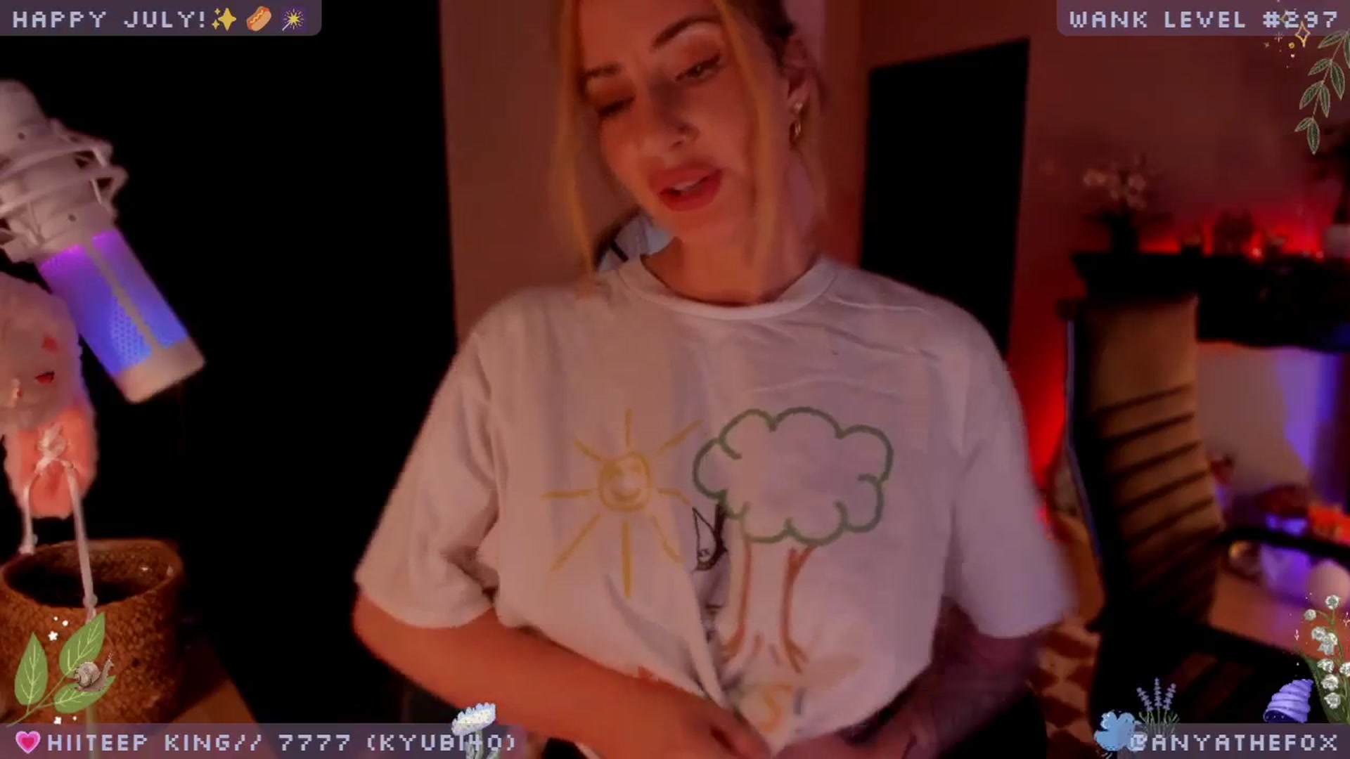 Gallery image thumbnail from LoveDove's myfreecams stream on, 07/18/2025, 08:46 image 16 of 20