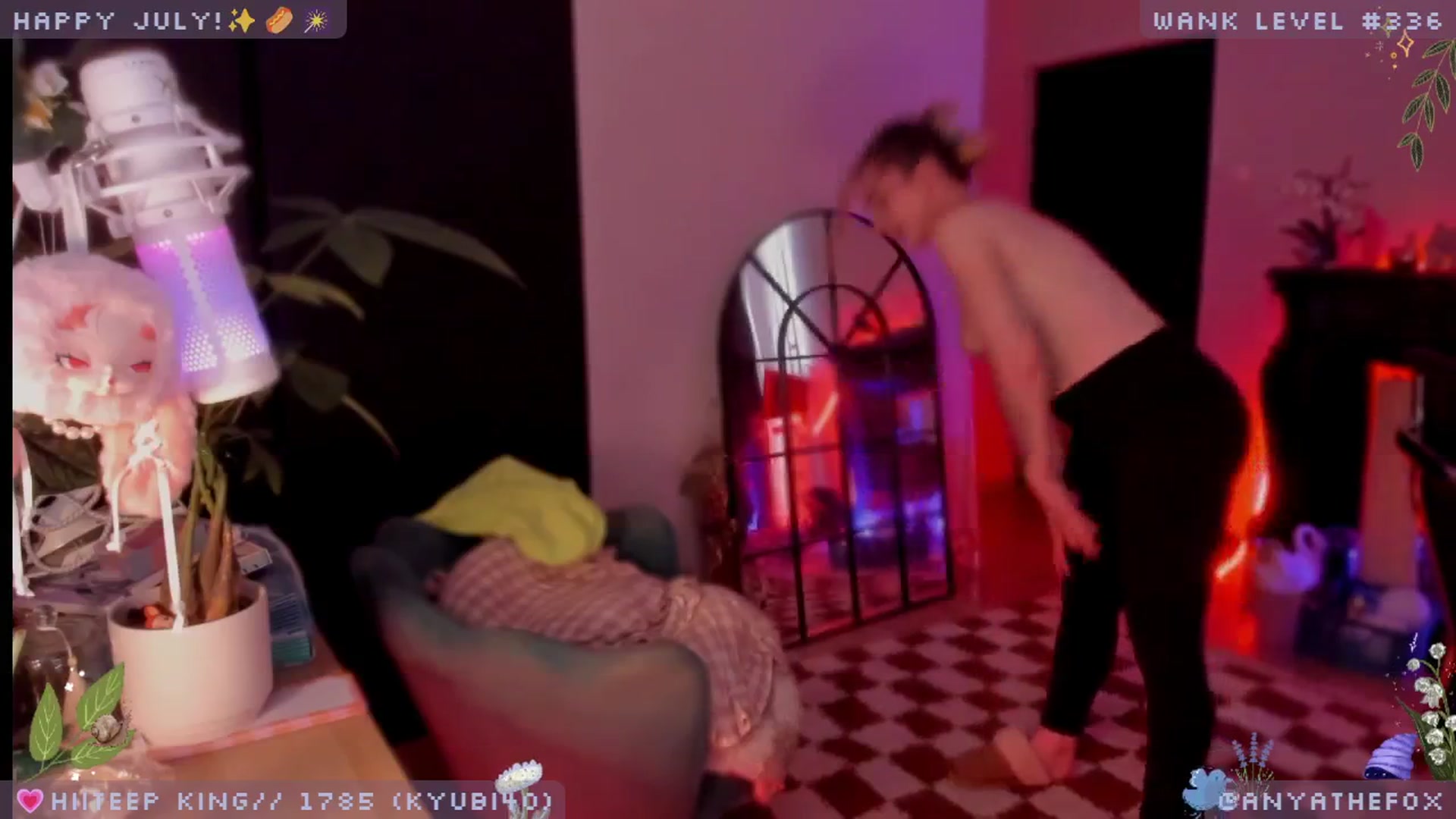 Gallery image thumbnail from LoveDove's myfreecams stream on, 07/30/2025, 08:27 image 10 of 20