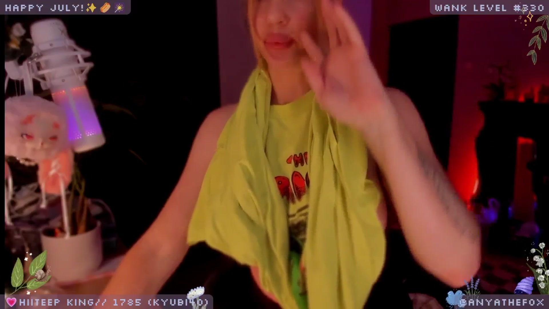 Gallery image thumbnail from LoveDove's myfreecams stream on, 07/30/2025, 08:27 image 12 of 20