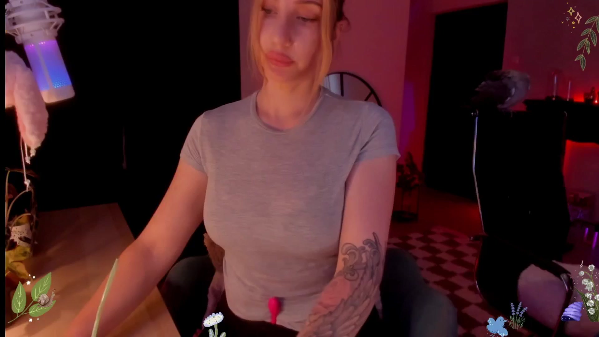 Gallery image thumbnail from LoveDove's myfreecams stream on, 08/21/2025, 08:46 image 17 of 20