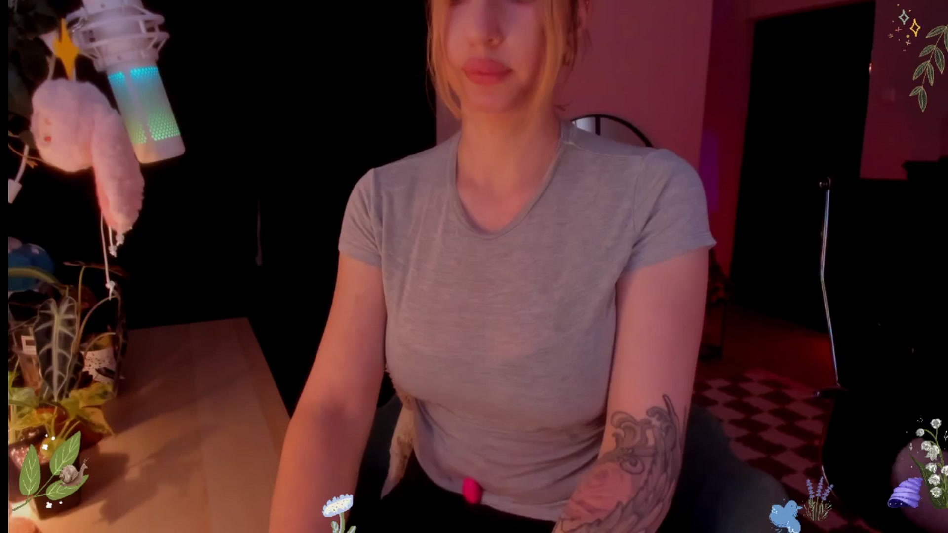 Gallery image thumbnail from LoveDove's myfreecams stream on, 08/21/2025, 08:46 image 1 of 20