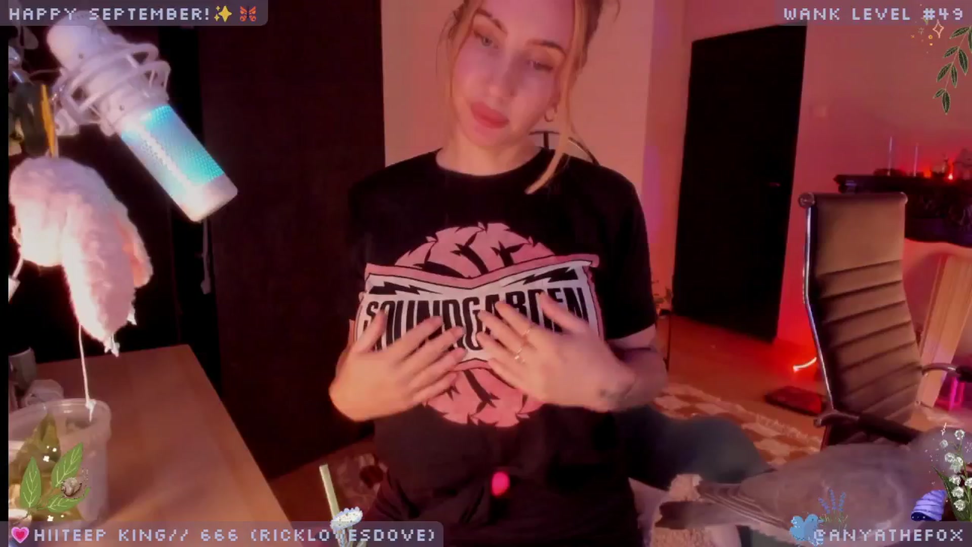 Gallery image thumbnail from LoveDove's myfreecams stream on, 09/01/2025, 10:28 image 11 of 20