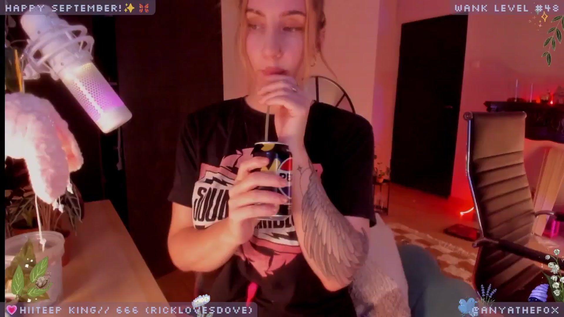 Gallery image thumbnail from LoveDove's myfreecams stream on, 09/01/2025, 10:28 image 12 of 20