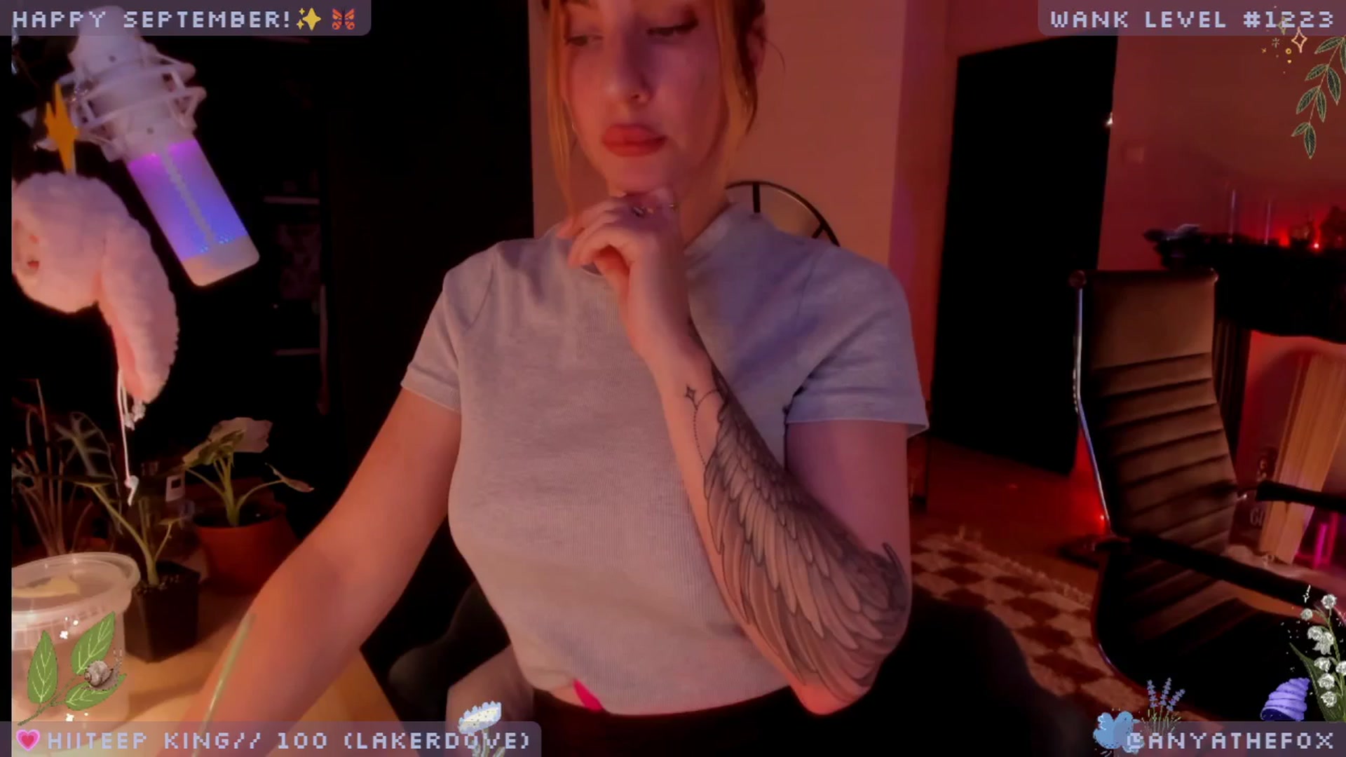 Gallery image thumbnail from LoveDove's myfreecams stream on, 09/04/2025, 08:23 image 4 of 20