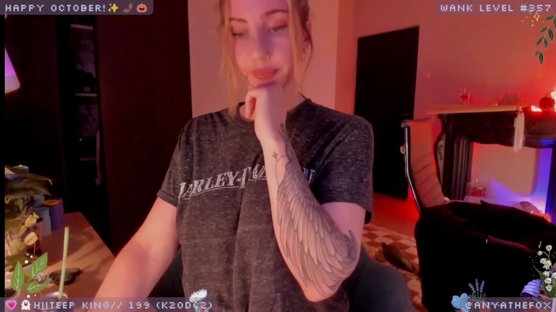 Gallery image thumbnail from LoveDove's myfreecams stream on, 10/06/2025, 09:16 image 10 of 20