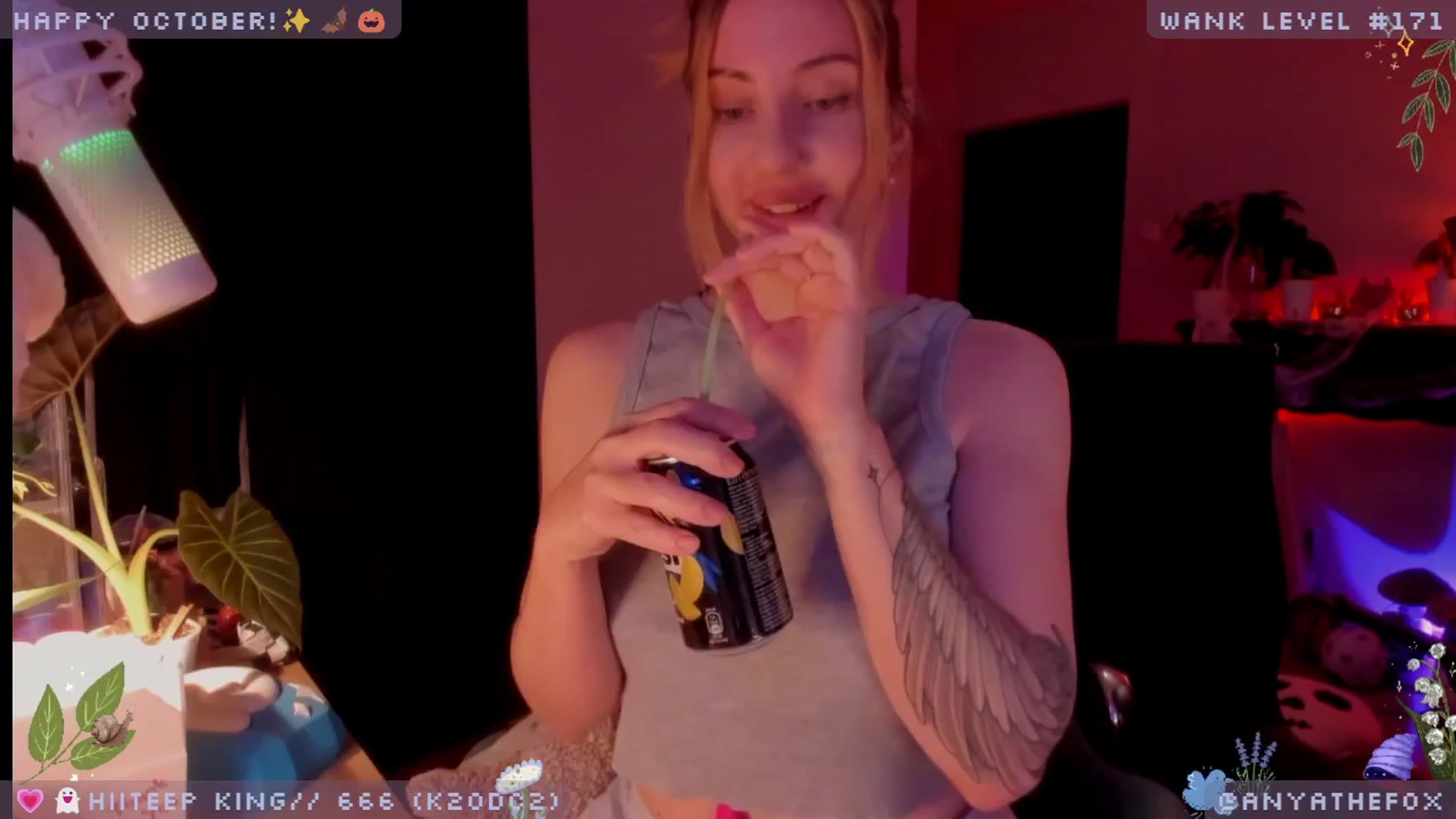 Gallery image thumbnail from LoveDove's myfreecams stream on, 10/19/2025, 09:57 image 5 of 20