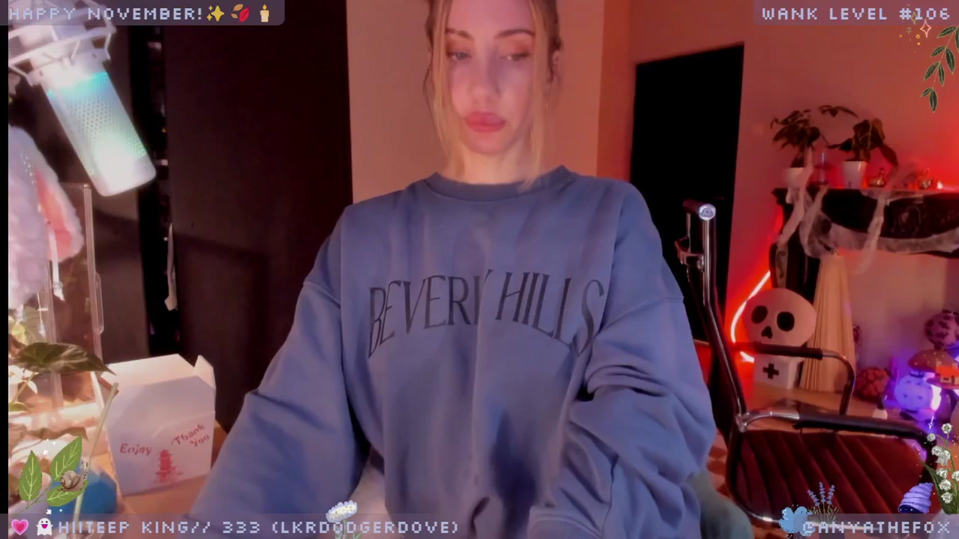 Gallery image thumbnail from LoveDove's myfreecams stream on, 11/02/2025, 10:08 image 17 of 20