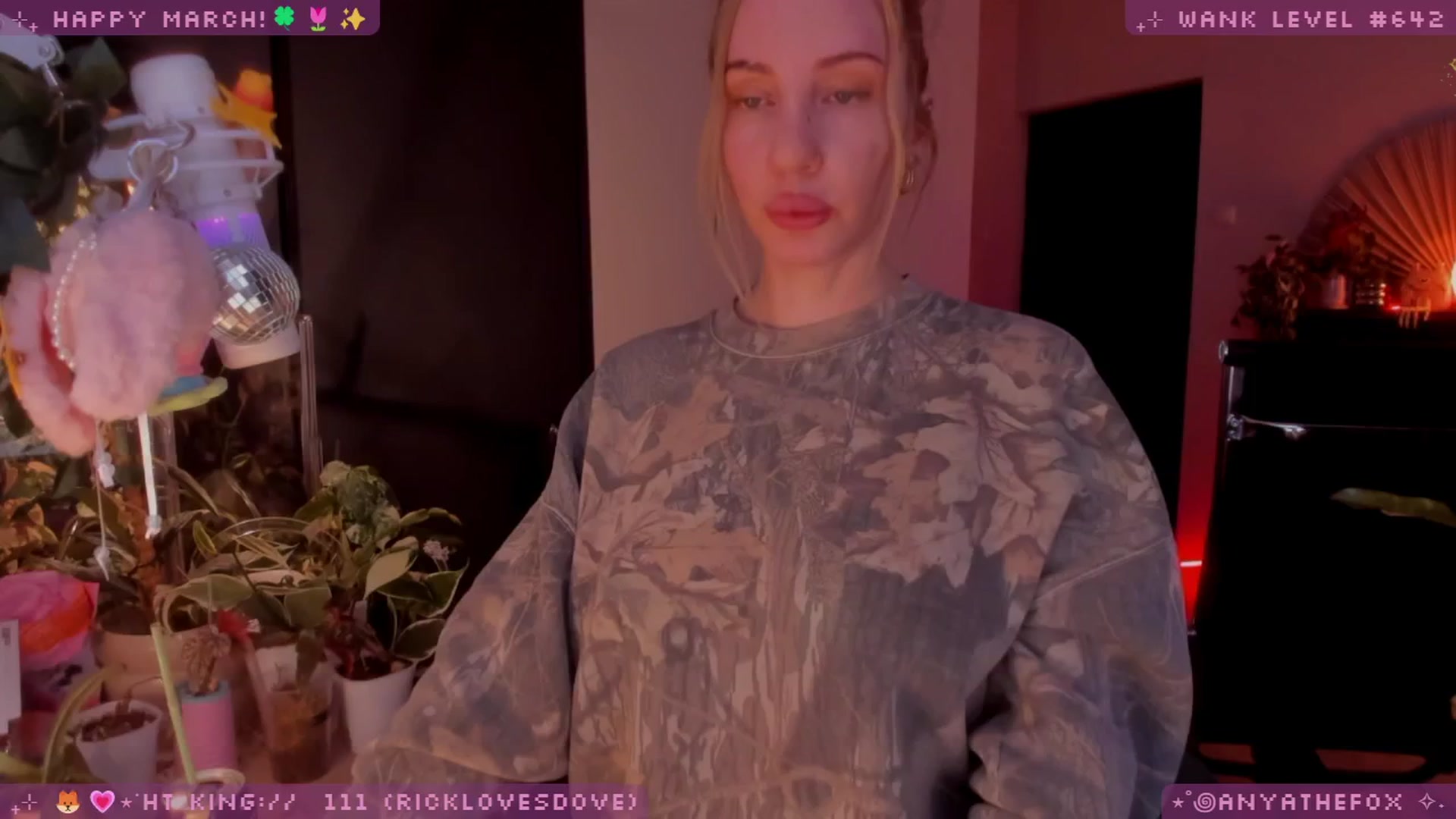 Gallery image thumbnail from LoveDove's myfreecams stream on, 03/18/2026, 07:58 image 6 of 20