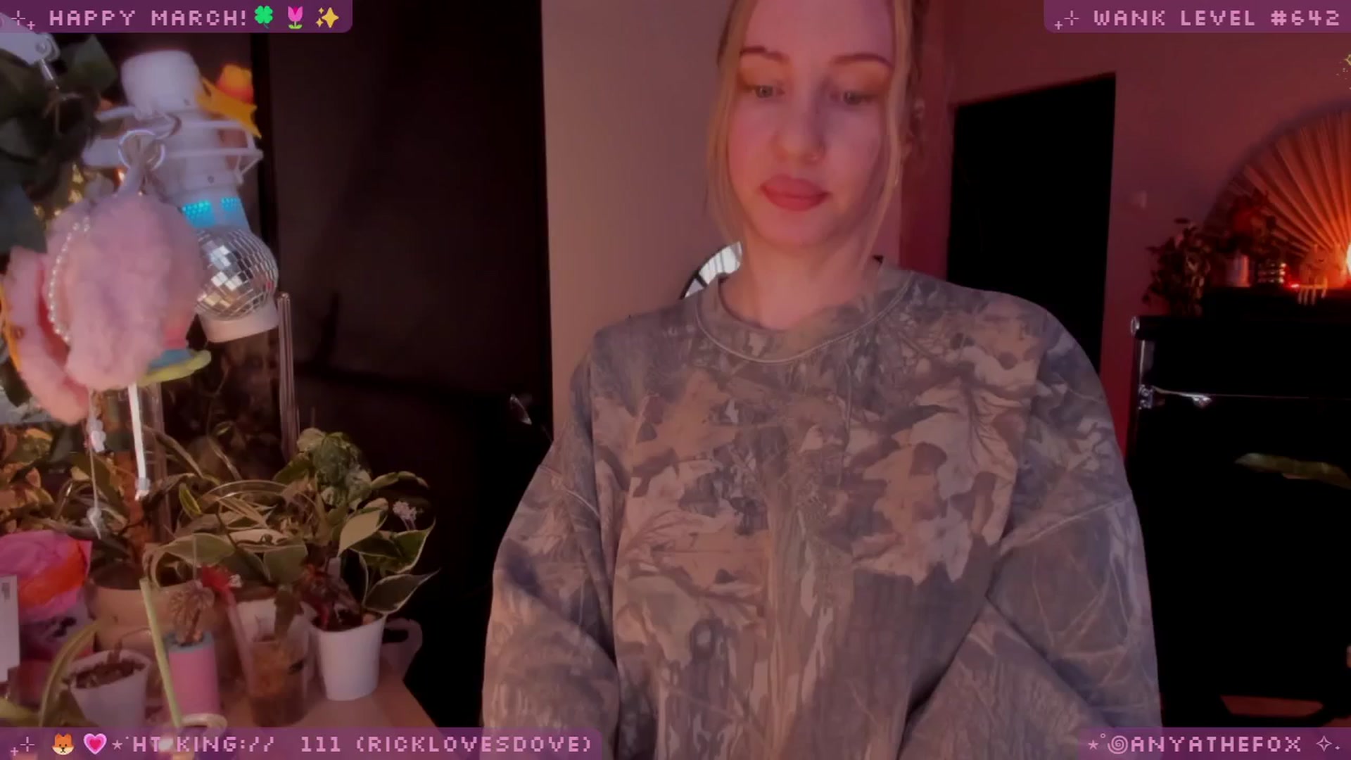 Gallery image thumbnail from LoveDove's myfreecams stream on, 03/18/2026, 07:58 image 10 of 20