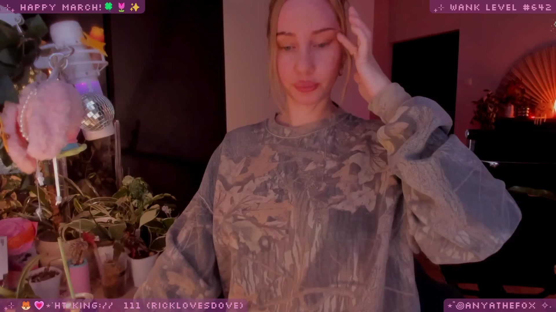 Gallery image thumbnail from LoveDove's myfreecams stream on, 03/18/2026, 07:58 image 12 of 20