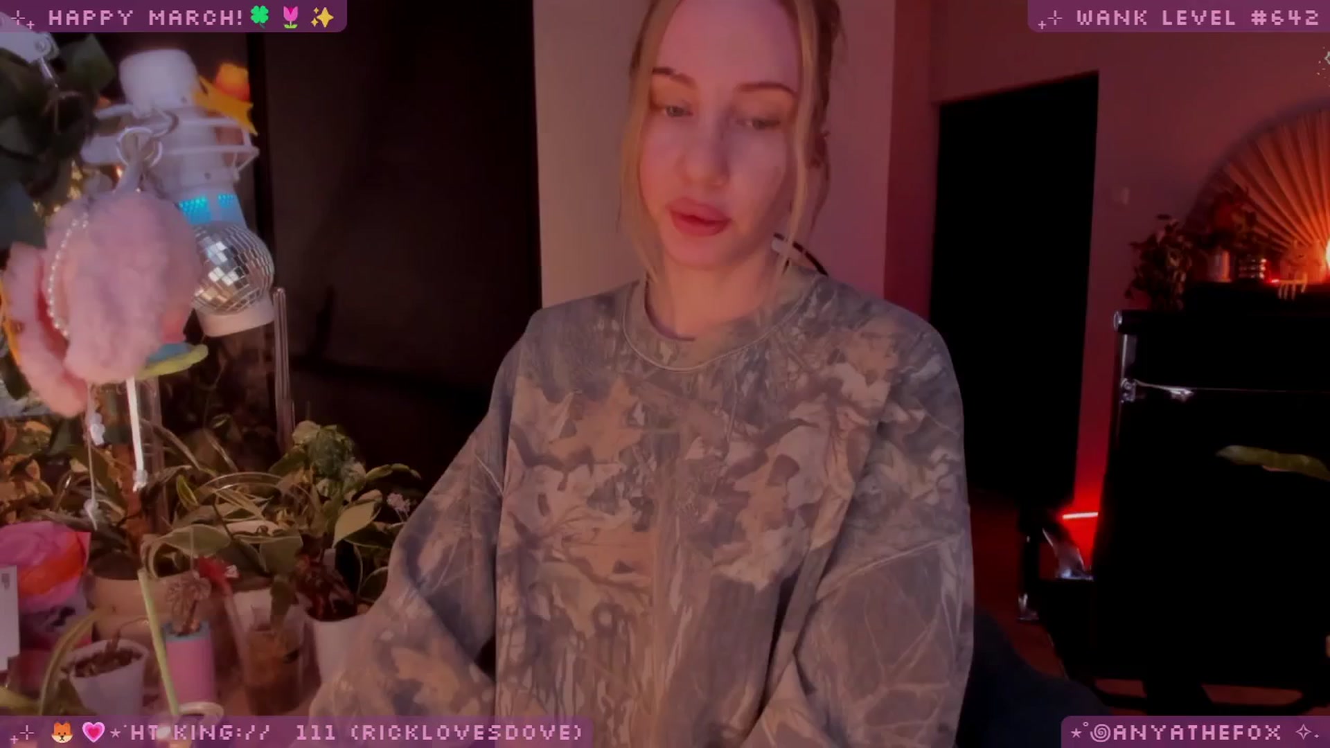 Gallery image thumbnail from LoveDove's myfreecams stream on, 03/18/2026, 07:58 image 13 of 20