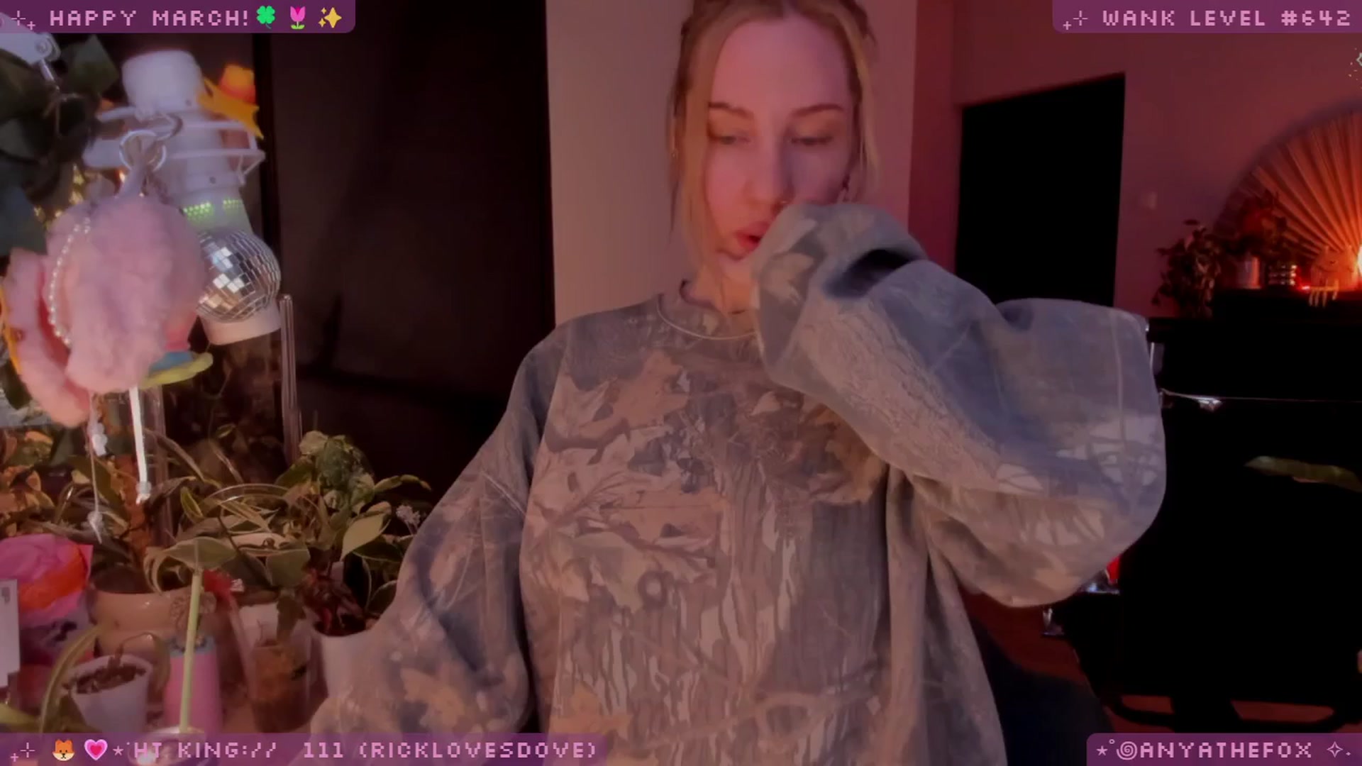 Gallery image thumbnail from LoveDove's myfreecams stream on, 03/18/2026, 07:58 image 20 of 20