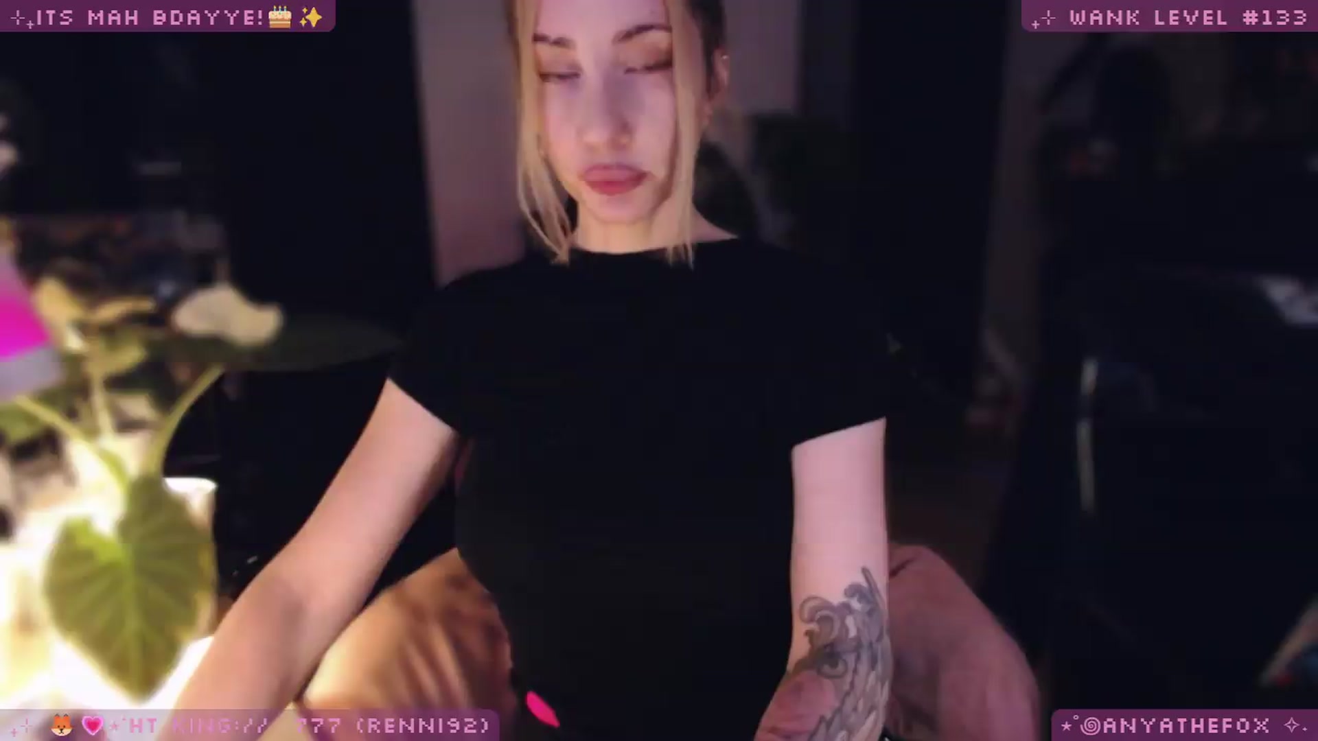 Gallery image thumbnail from LoveDove's myfreecams stream on, 06/08/2026, 09:10 image 1 of 20
