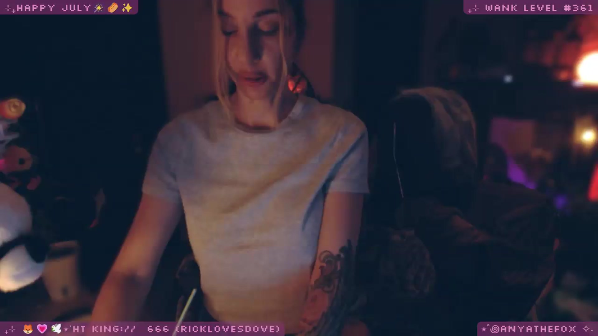 Gallery image thumbnail from LoveDove's myfreecams stream on, 07/18/2026, 07:45 image 18 of 20