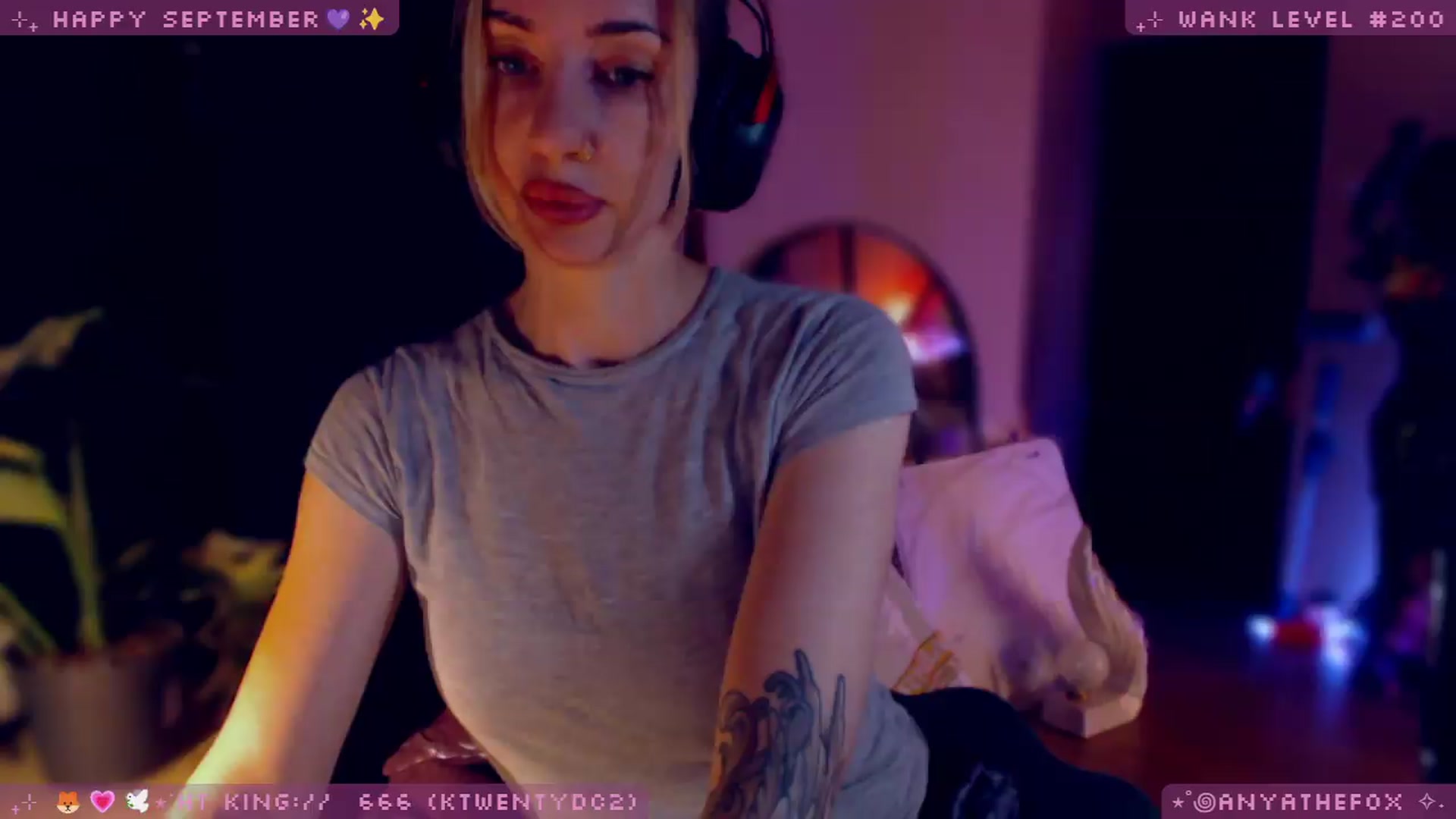 Gallery image thumbnail from LoveDove's myfreecams stream on, 09/19/2026, 07:50 image 10 of 20