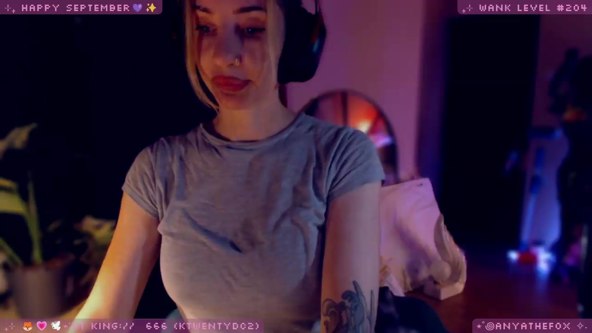 Gallery image thumbnail from LoveDove's myfreecams stream on, 09/19/2026, 07:50 image 1 of 20